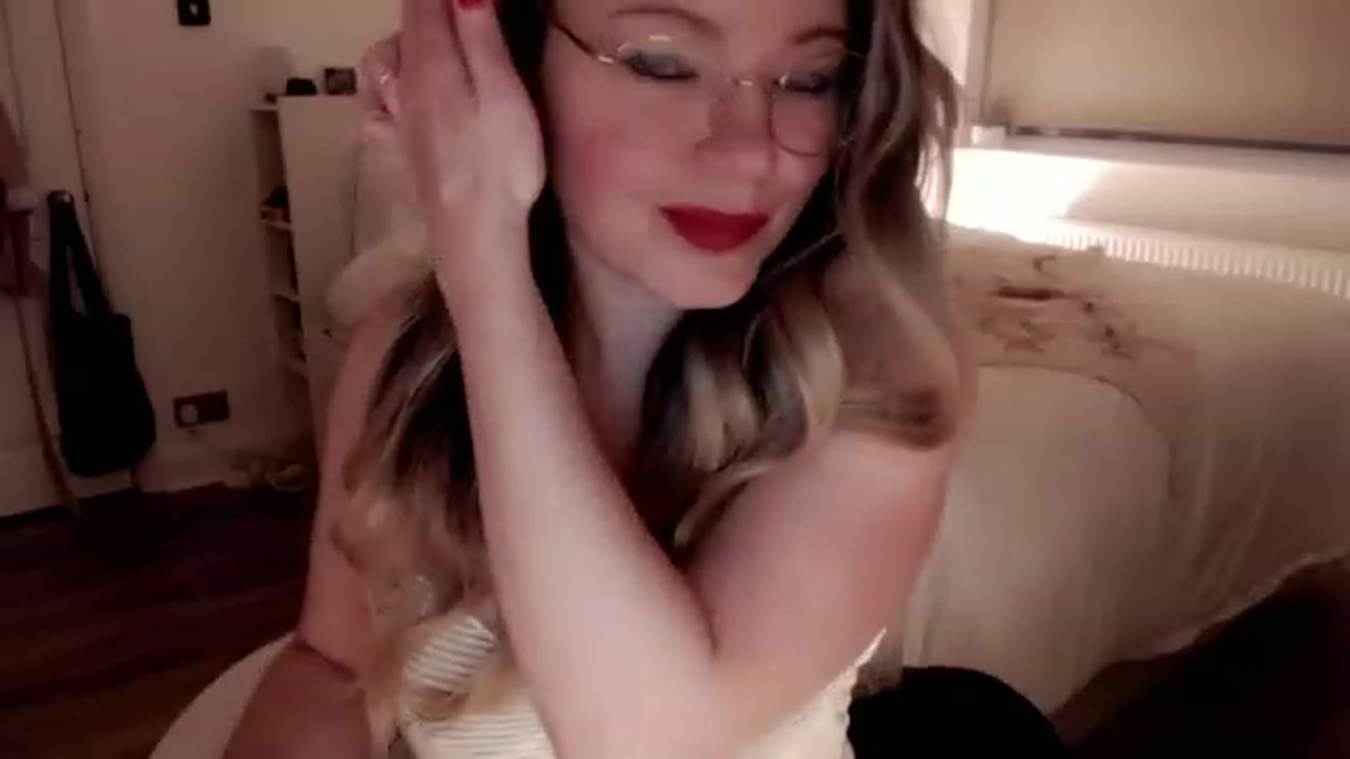 Gallery image thumbnail from BritHousewife's myfreecams stream on, 01/20/2023, 17:19 image 12 of 20