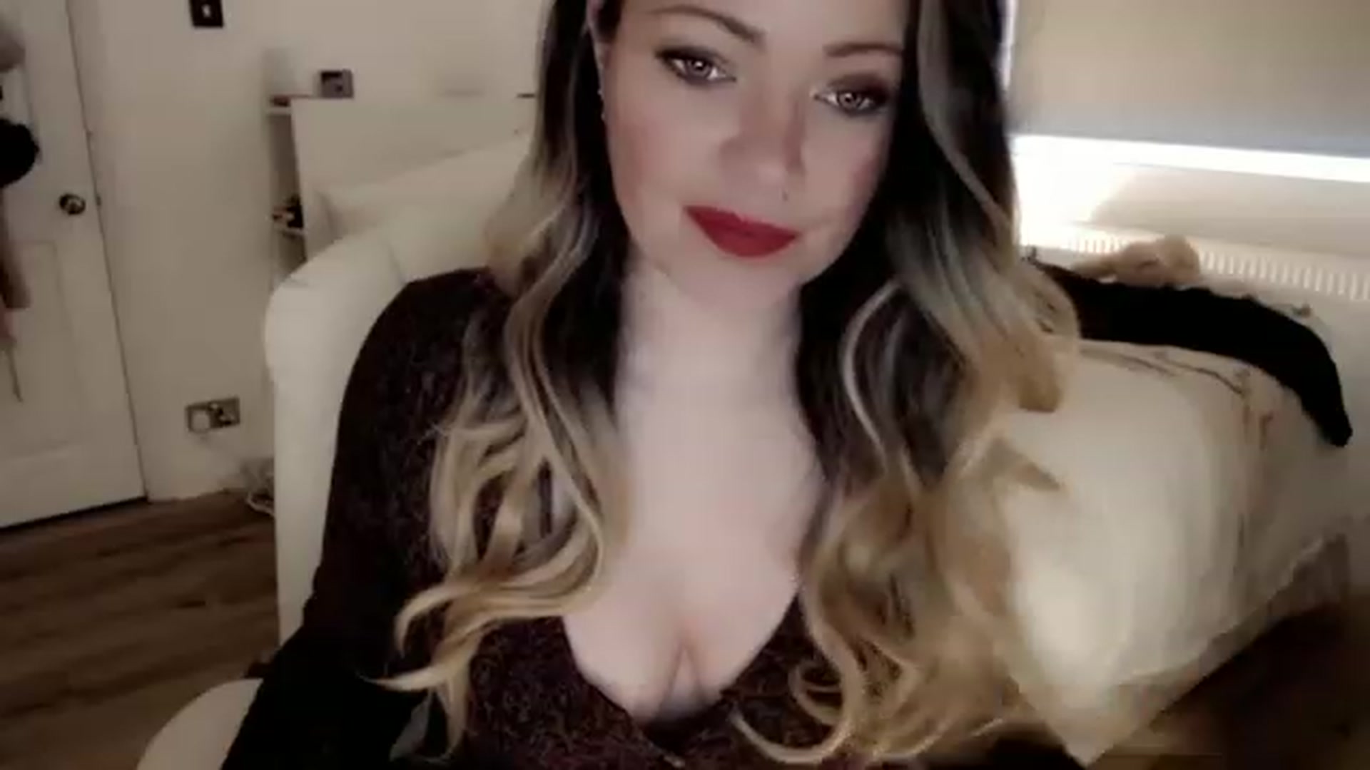 Gallery image thumbnail from BritHousewife's myfreecams stream on, 01/27/2023, 15:49 image 3 of 20