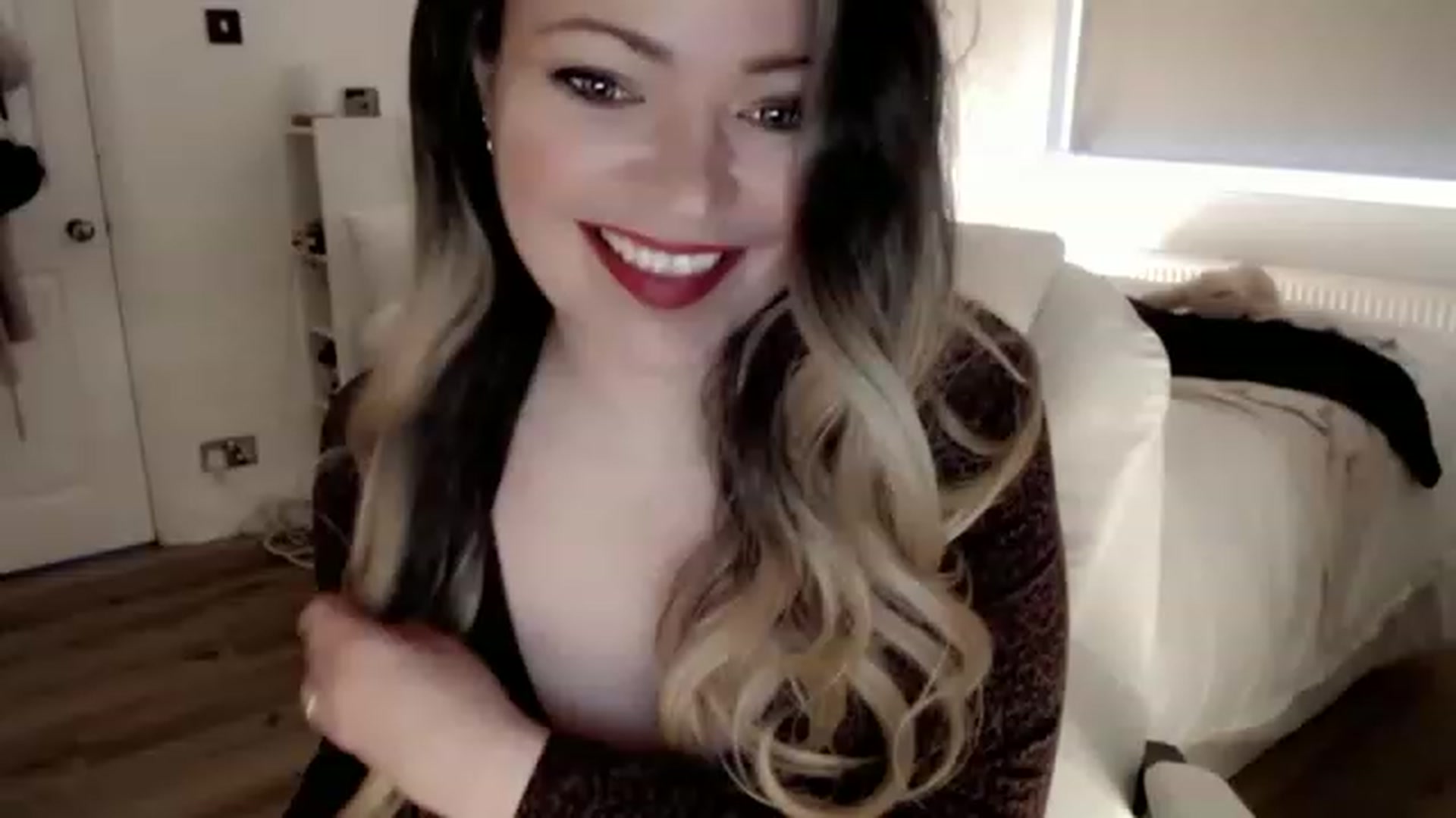 Gallery image thumbnail from BritHousewife's myfreecams stream on, 01/27/2023, 15:49 image 17 of 20