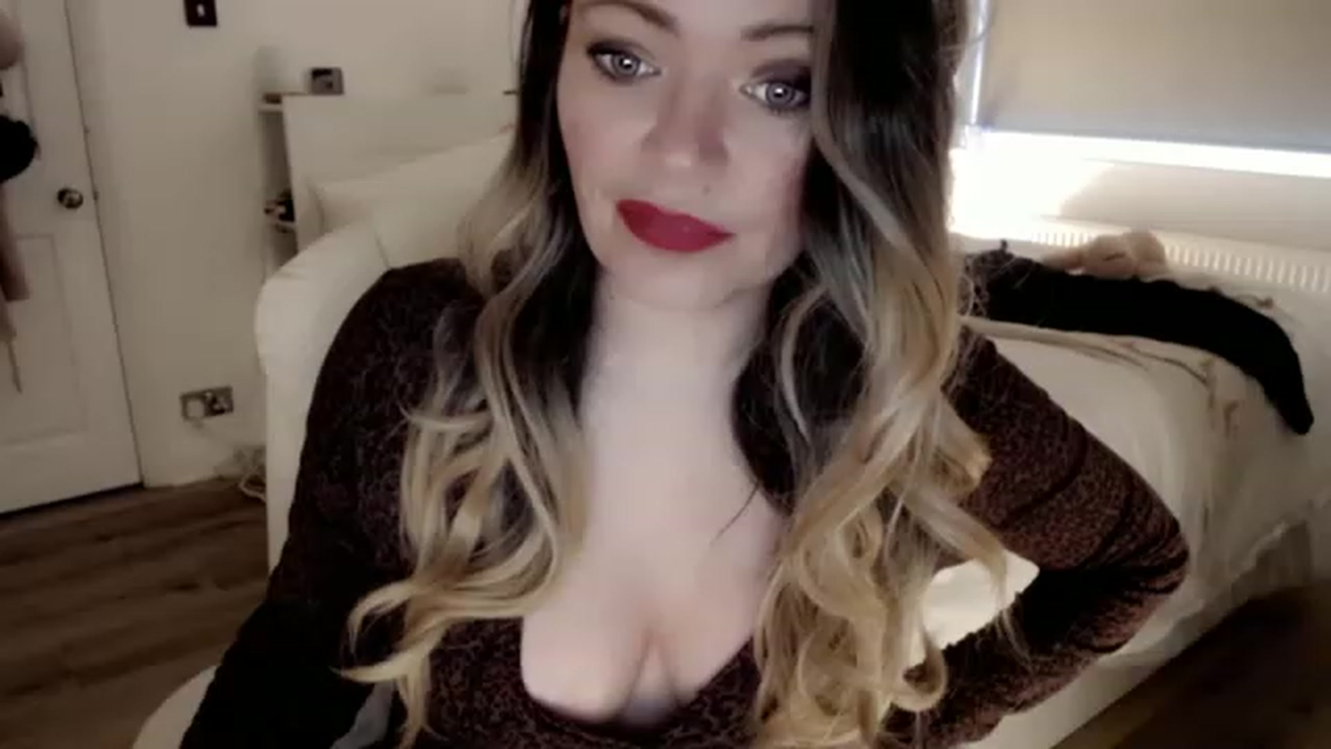 Gallery image thumbnail from BritHousewife's myfreecams stream on, 01/27/2023, 15:49 image 2 of 20