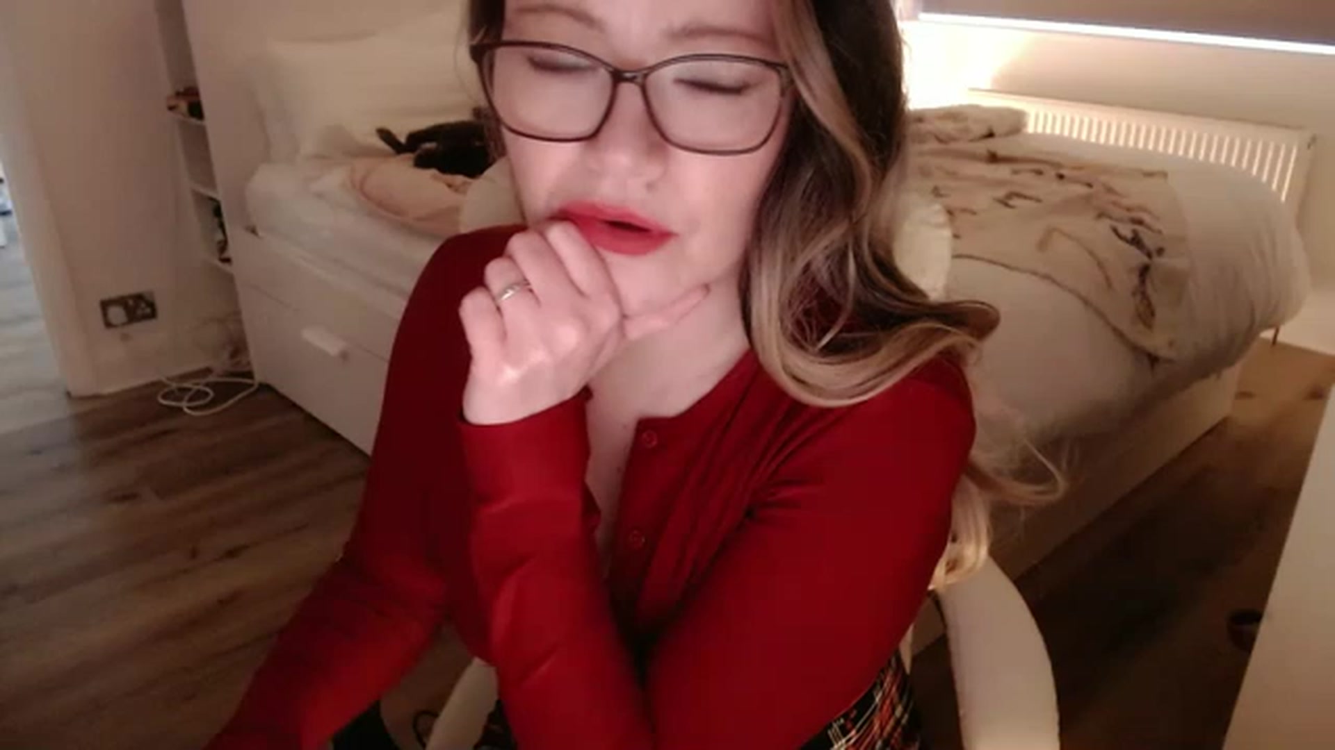 Gallery image thumbnail from BritHousewife's myfreecams stream on, 02/07/2023, 15:39 image 8 of 20