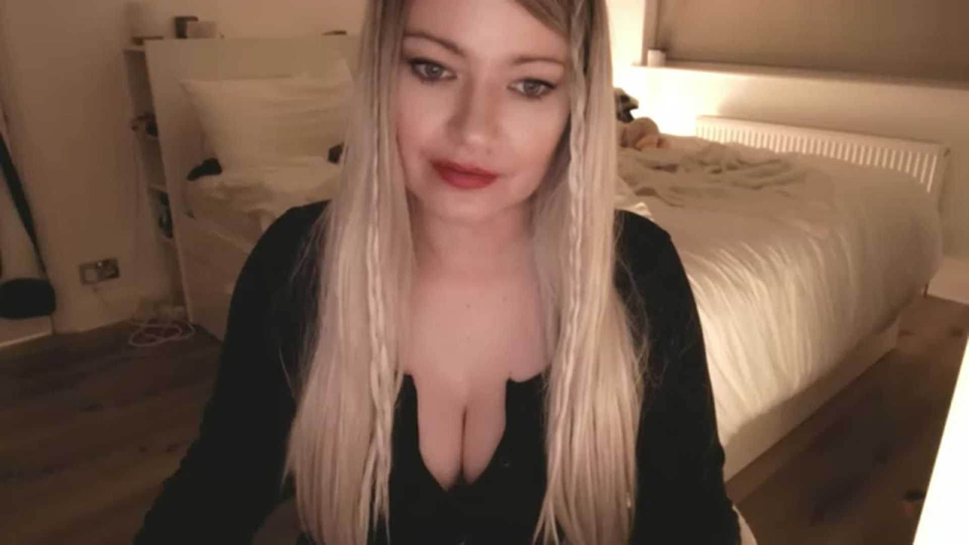 Gallery image thumbnail from BritHousewife's myfreecams stream on, 02/09/2023, 20:09 image 3 of 20