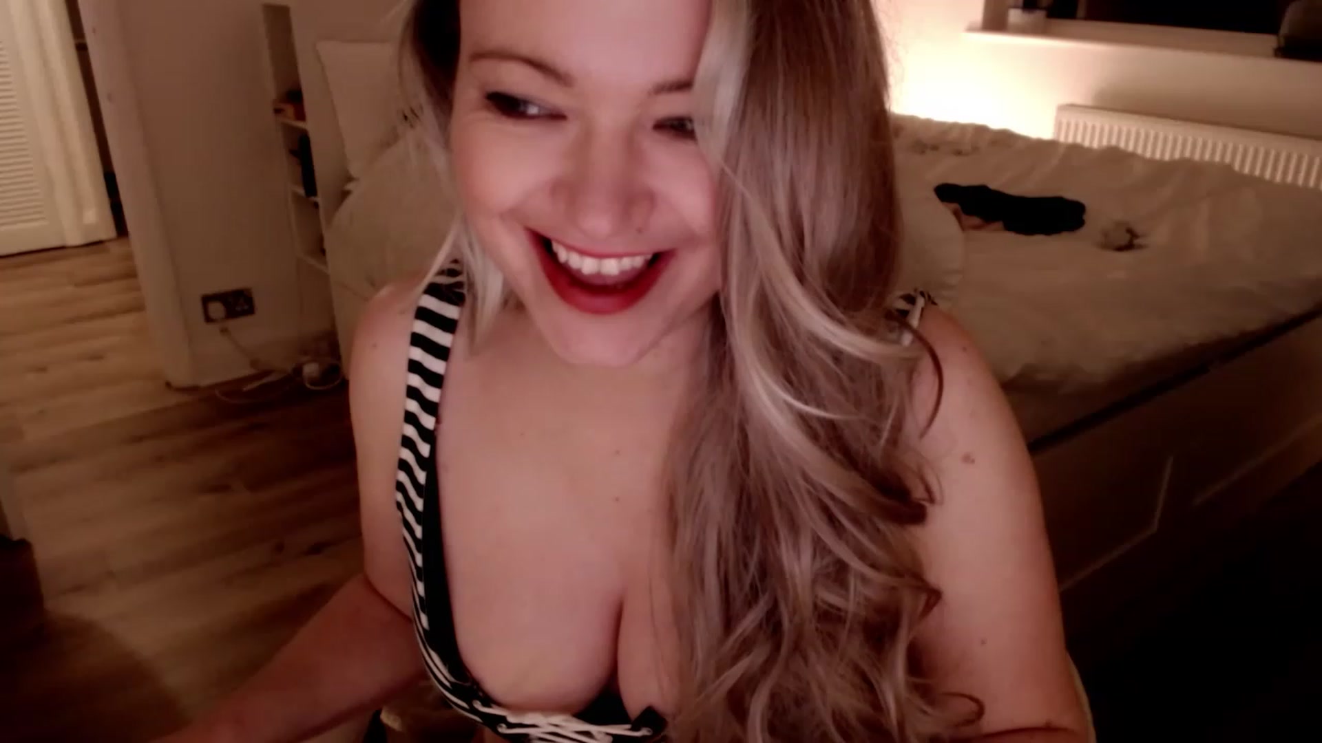 Gallery image thumbnail from BritHousewife's myfreecams stream on, 03/11/2023, 19:05 image 10 of 20