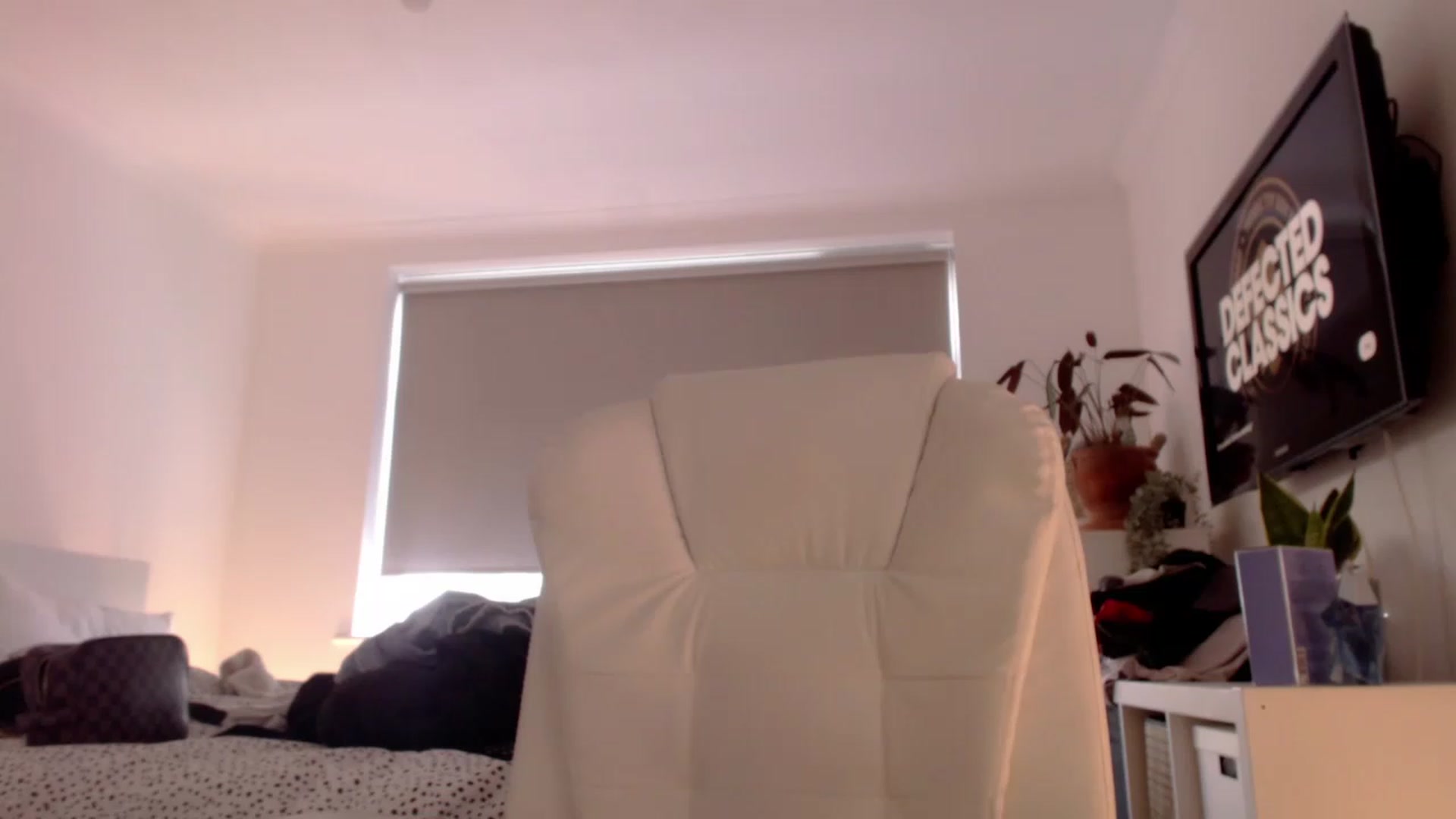 Gallery image thumbnail from BritHousewife's myfreecams stream on, 04/06/2023, 16:09 image 15 of 20