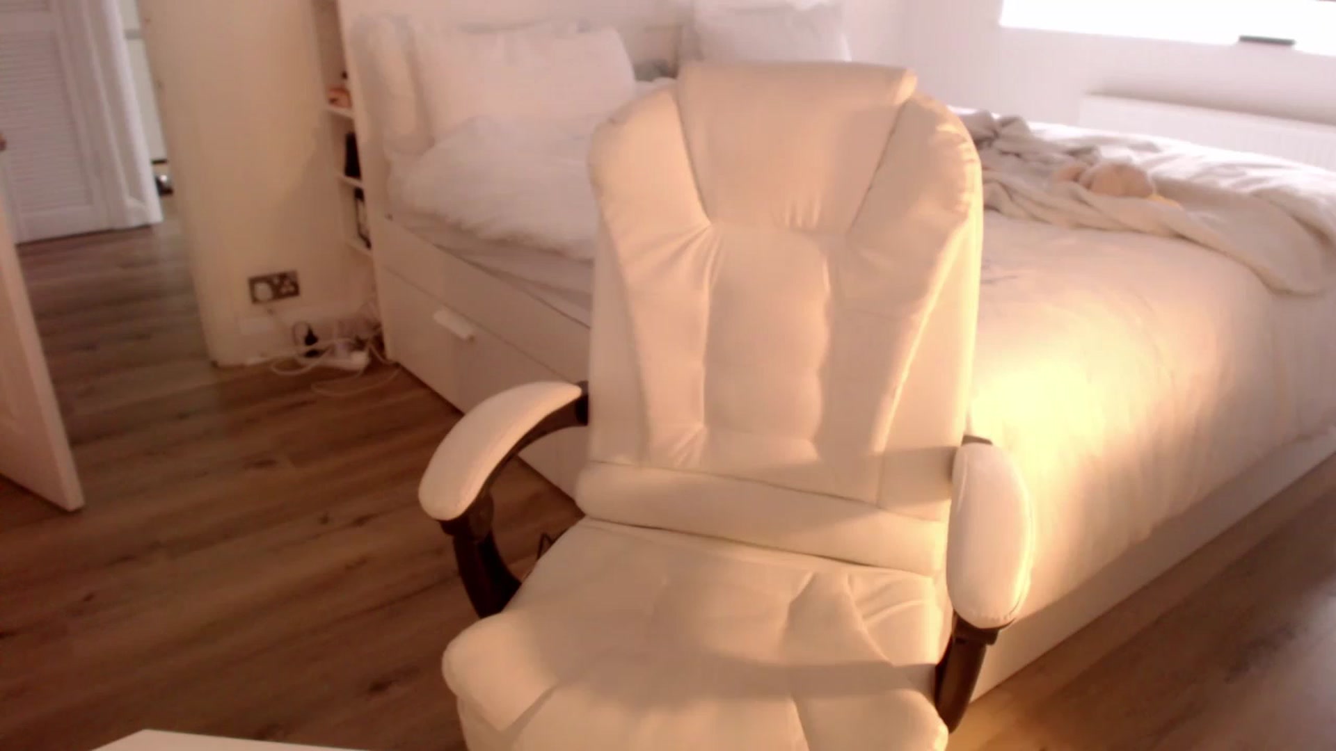 Gallery image thumbnail from BritHousewife's myfreecams stream on, 04/12/2023, 15:13 image 4 of 20