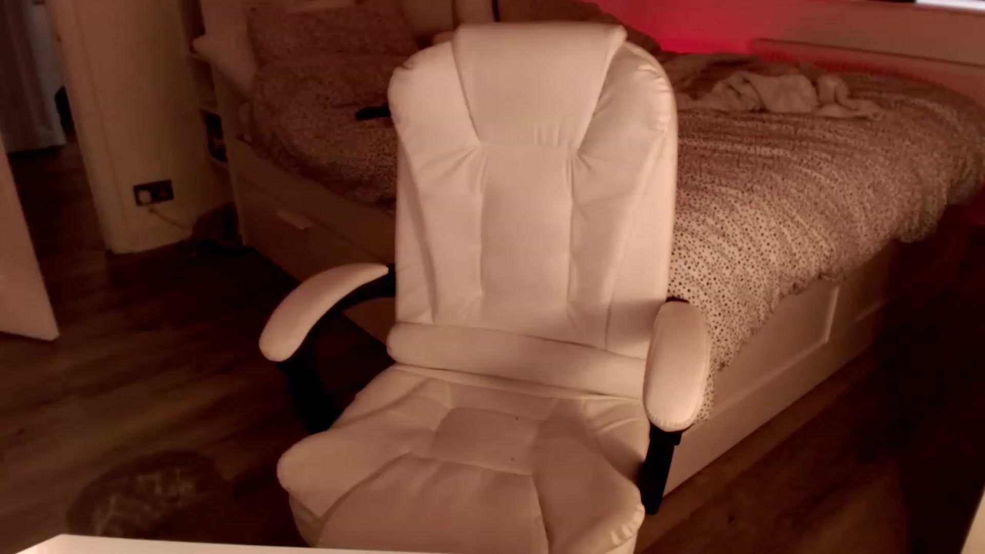 Gallery image thumbnail from BritHousewife's myfreecams stream on, 04/20/2023, 16:19 image 18 of 20