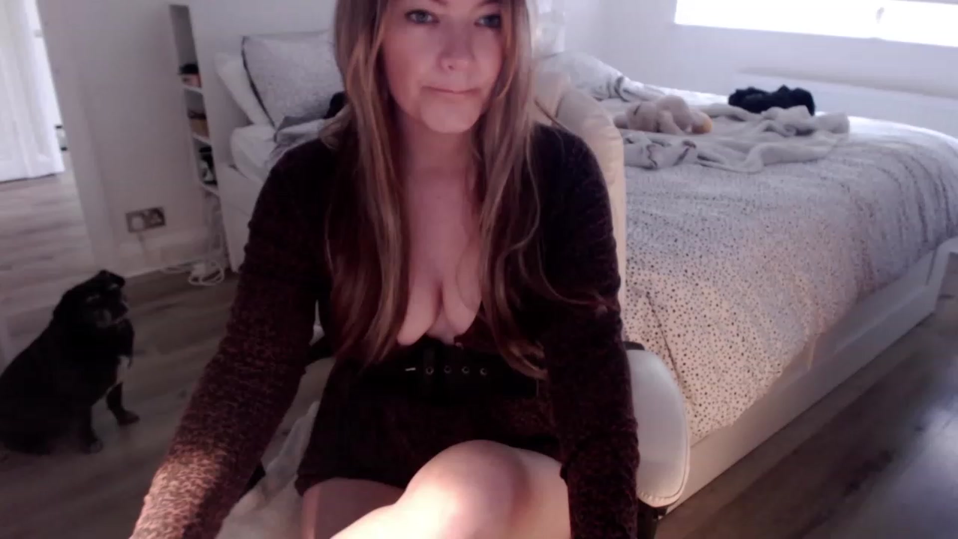 Gallery image thumbnail from BritHousewife's myfreecams stream on, 05/18/2023, 12:35 image 6 of 20