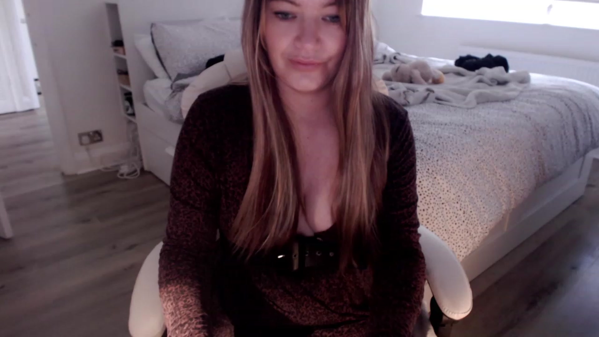 Gallery image thumbnail from BritHousewife's myfreecams stream on, 05/18/2023, 12:35 image 13 of 20