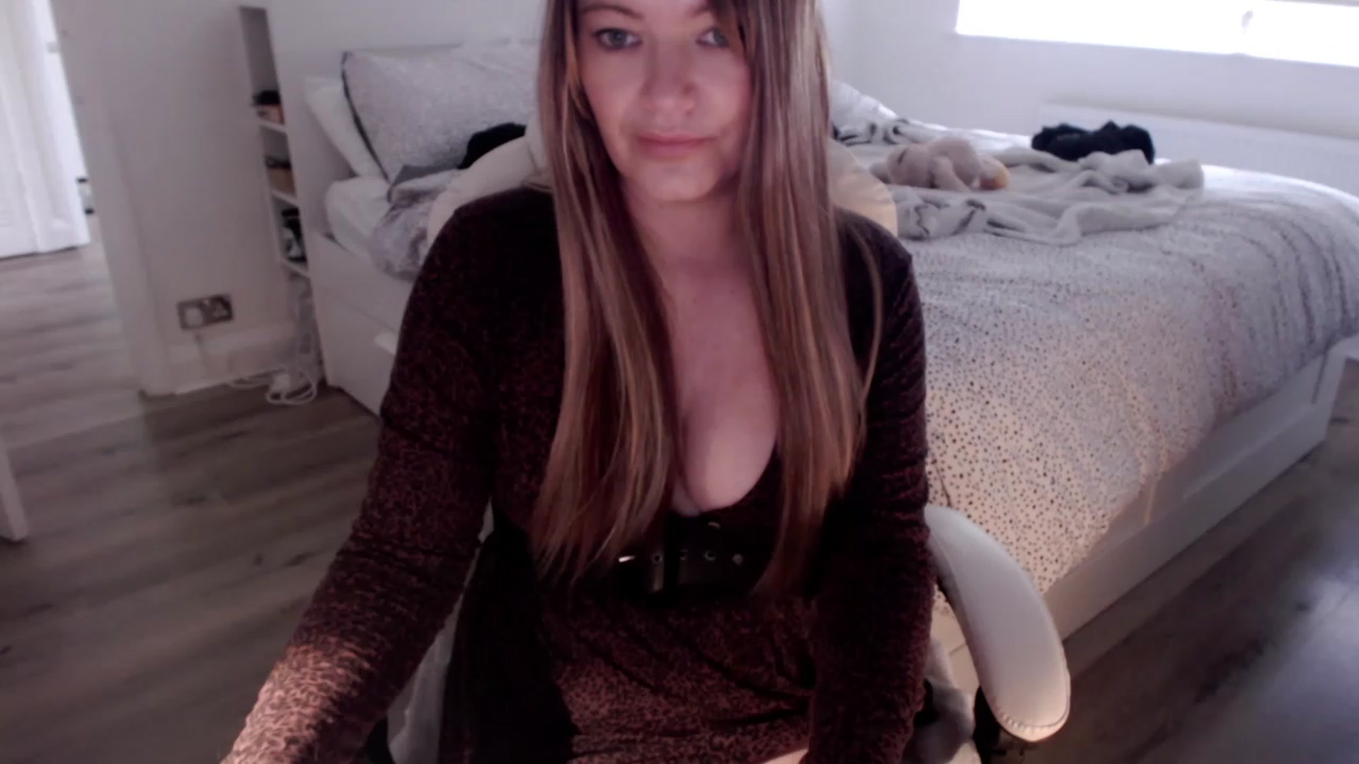 Gallery image thumbnail from BritHousewife's myfreecams stream on, 05/18/2023, 12:35 image 12 of 20