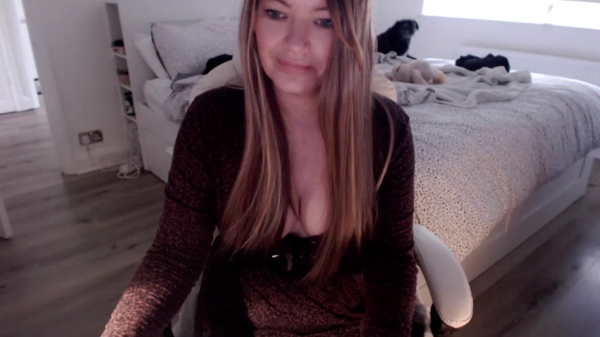 Gallery image thumbnail from BritHousewife's myfreecams stream on, 05/18/2023, 12:35 image 10 of 20