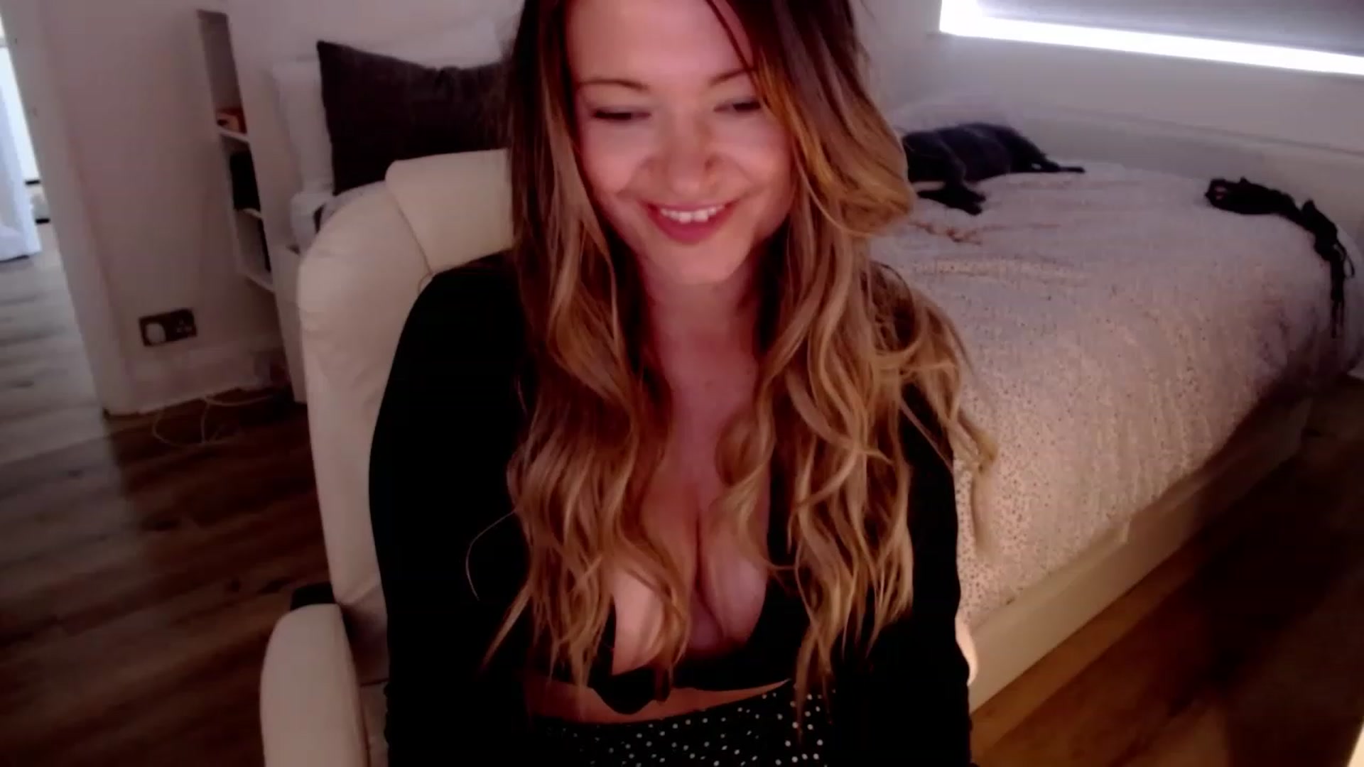 Gallery image thumbnail from BritHousewife's myfreecams stream on, 06/08/2023, 11:49 image 14 of 20