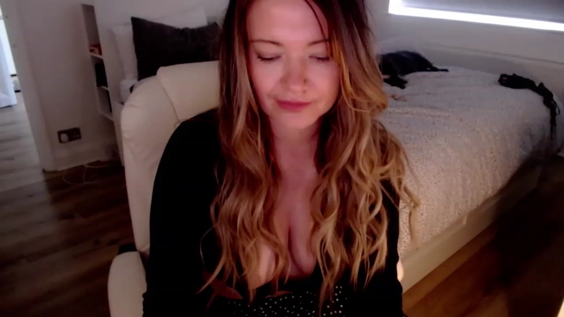 Gallery image thumbnail from BritHousewife's myfreecams stream on, 06/08/2023, 11:49 image 15 of 20