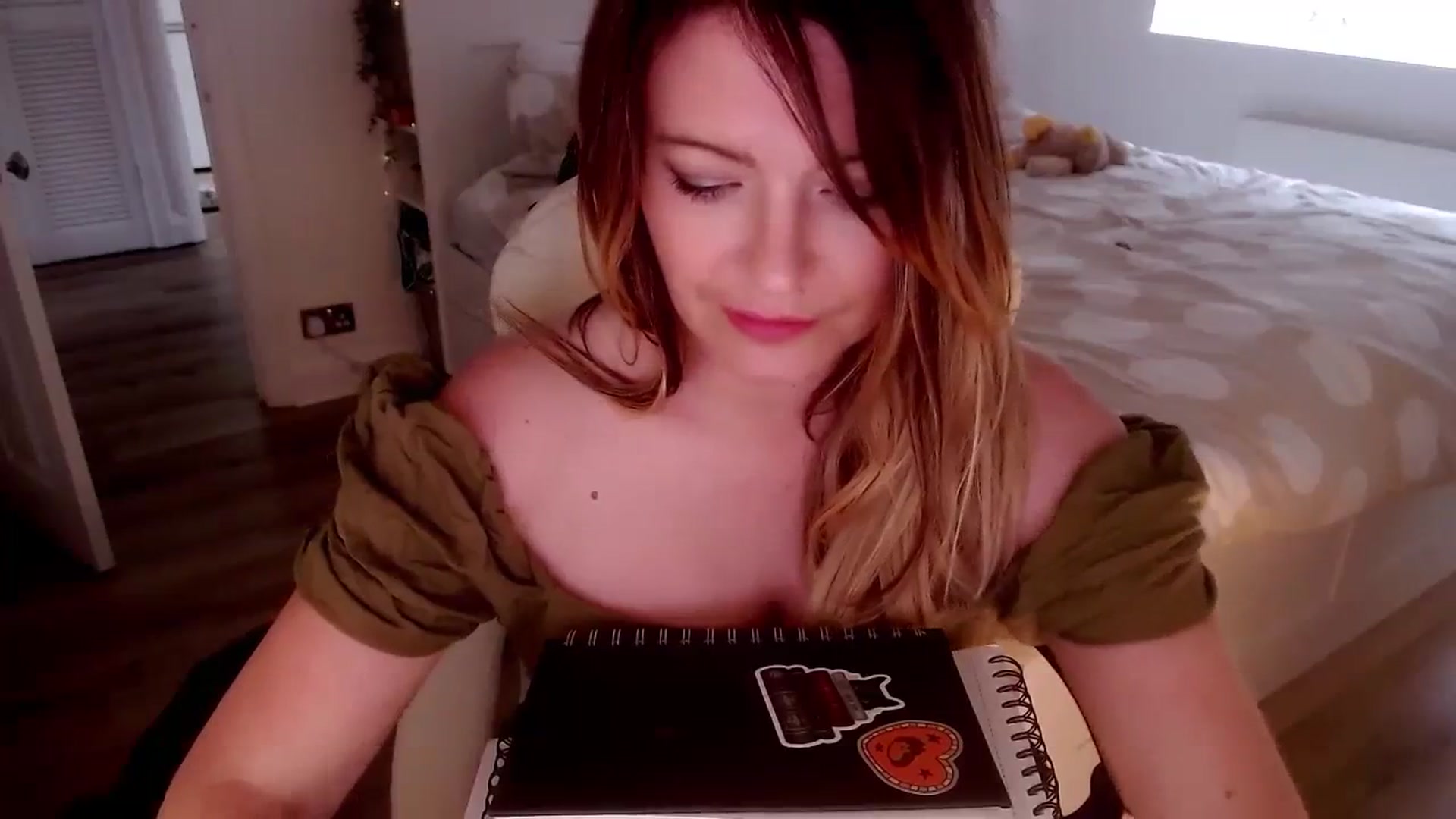 Gallery image thumbnail from BritHousewife's myfreecams stream on, 08/03/2023, 15:56 image 19 of 20