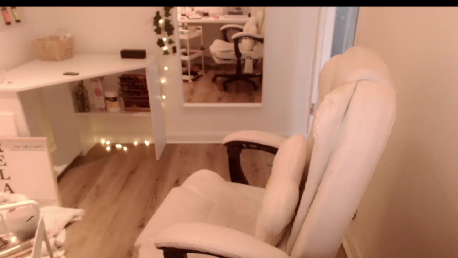 Gallery image thumbnail from BritHousewife's myfreecams stream on, 09/15/2023, 15:10 image 10 of 20