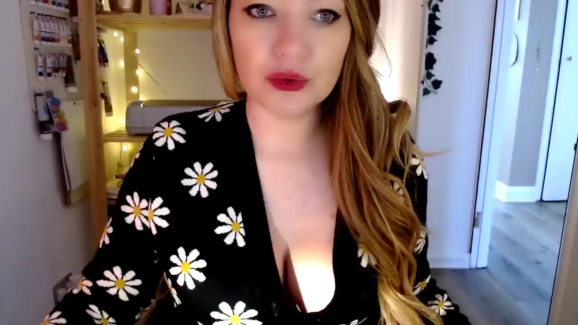 Gallery image thumbnail from BritHousewife's myfreecams stream on, 03/08/2024, 12:20 image 1 of 20