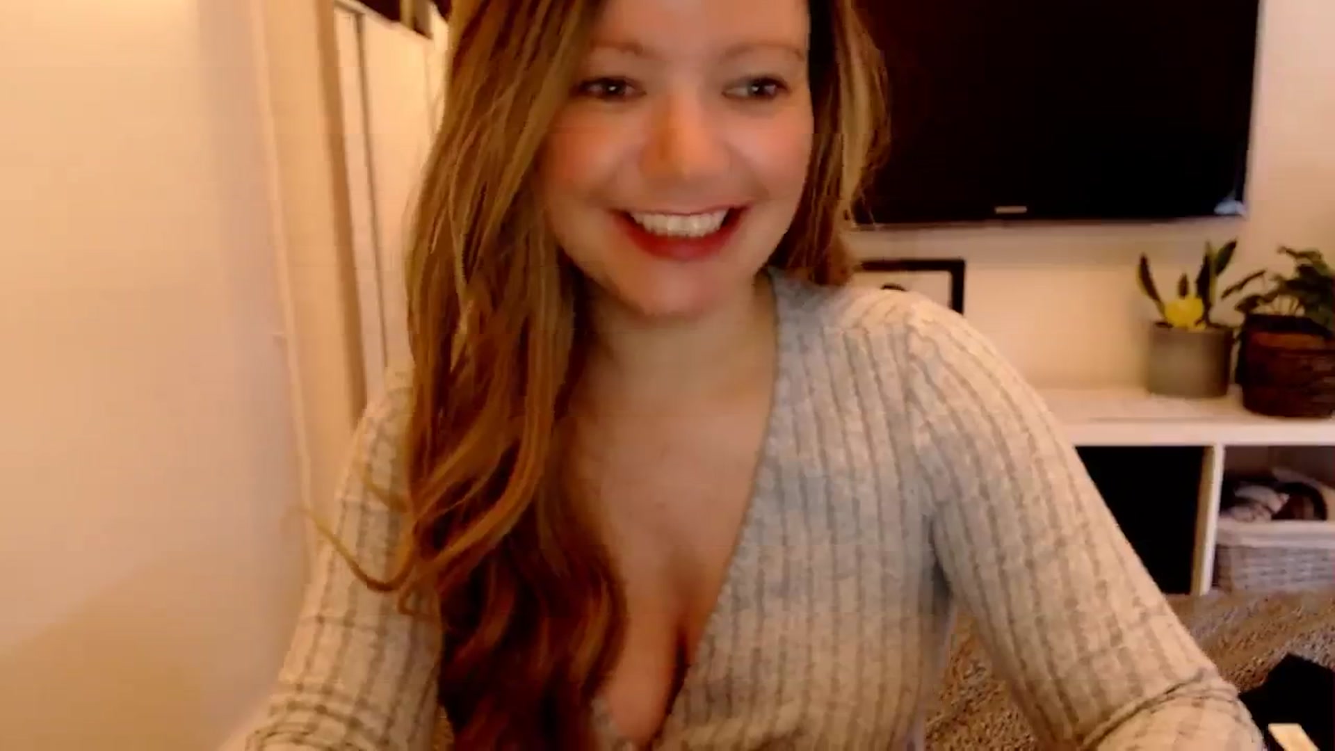 Gallery image thumbnail from BritHousewife's myfreecams stream on, 03/21/2024, 17:09 image 14 of 20