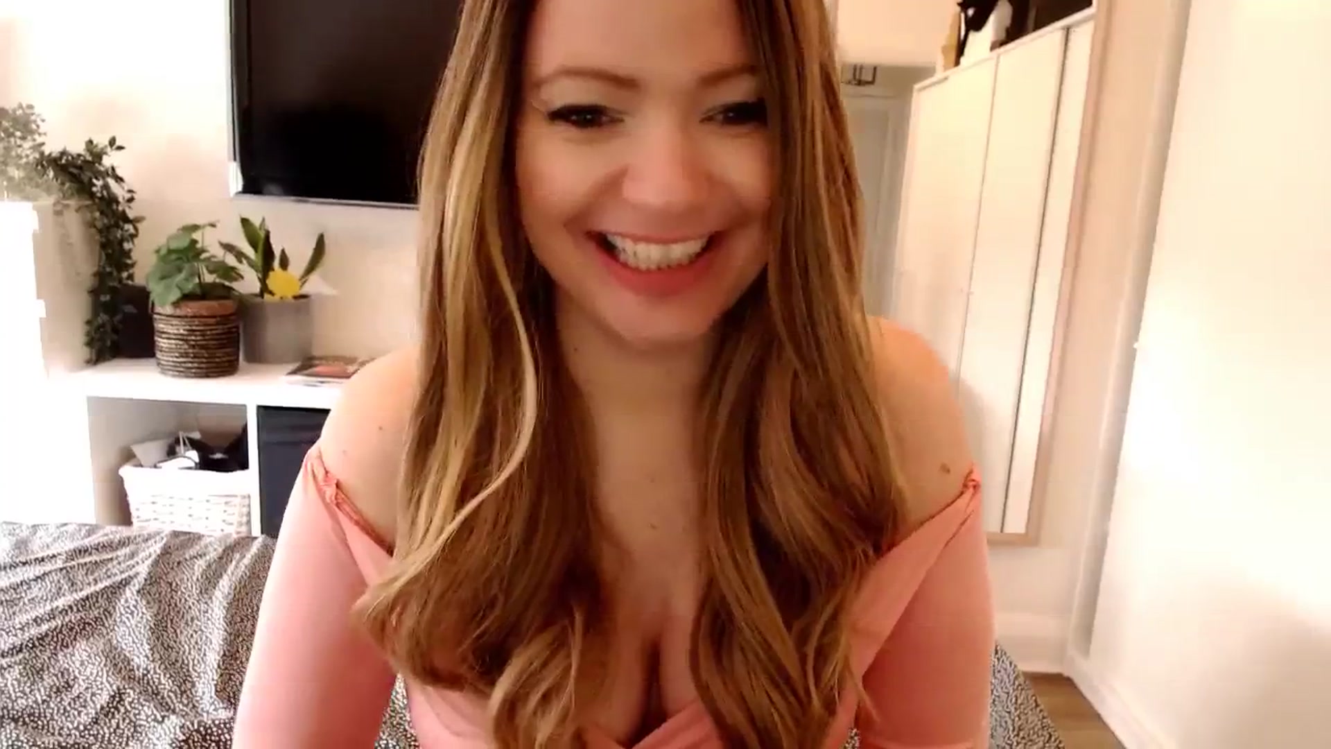 Gallery image thumbnail from BritHousewife's myfreecams stream on, 03/26/2024, 12:19 image 10 of 20