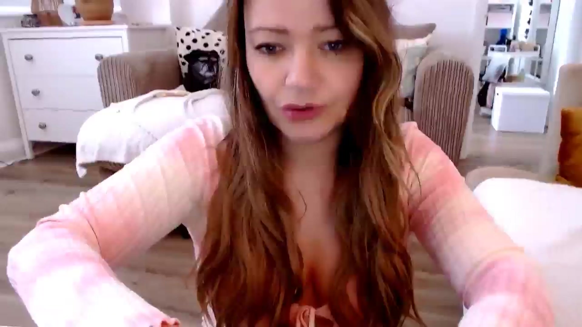 Gallery image thumbnail from BritHousewife's myfreecams stream on, 05/03/2024, 11:03 image 6 of 20