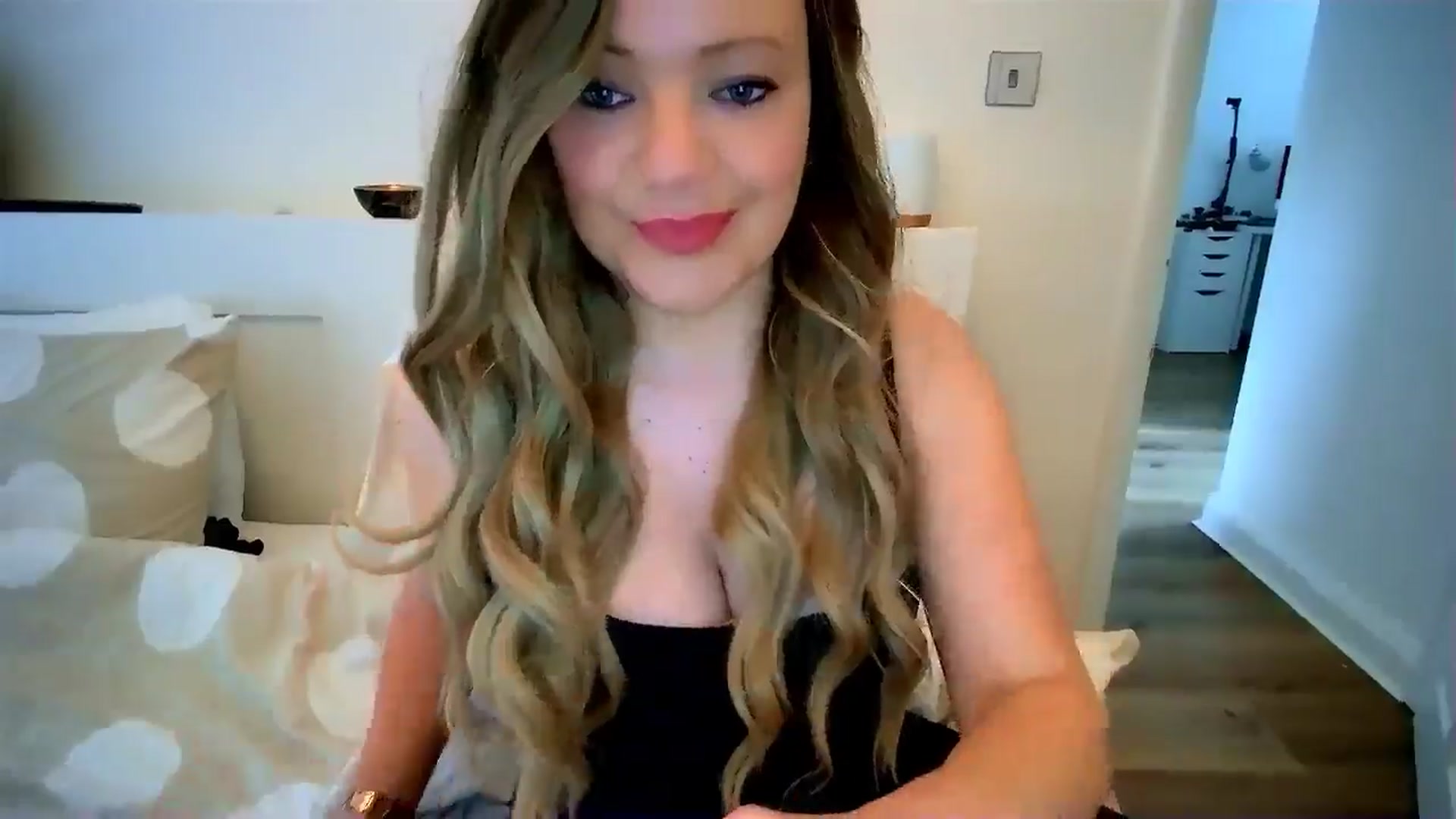 Gallery image thumbnail from BritHousewife's myfreecams stream on, 05/29/2024, 16:34 image 17 of 20