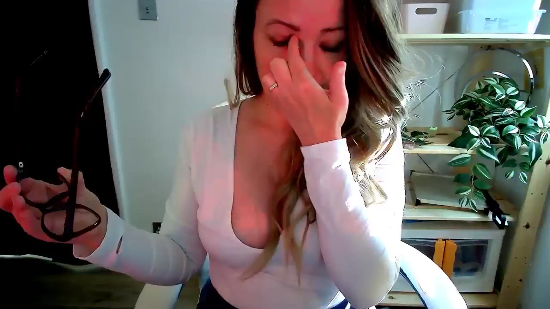 Gallery image thumbnail from BritHousewife's myfreecams stream on, 06/10/2024, 16:56 image 9 of 20