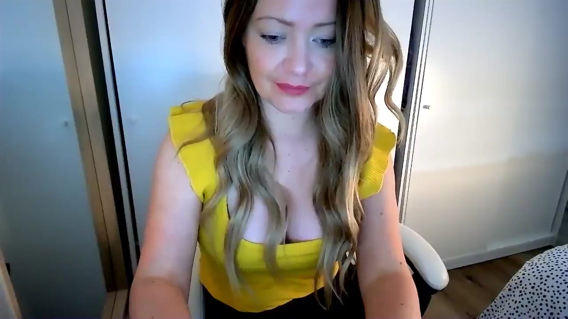 Gallery image thumbnail from BritHousewife's myfreecams stream on, 06/11/2024, 10:11 image 3 of 20