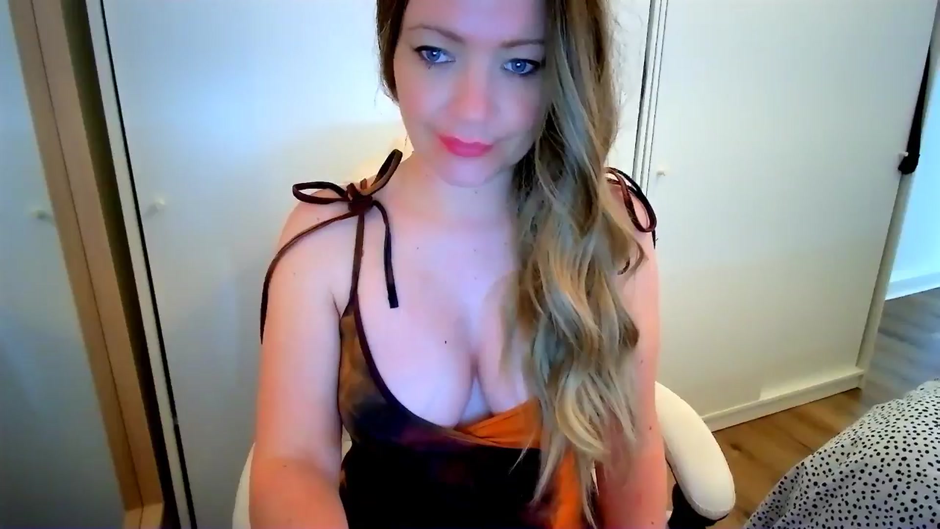 Gallery image thumbnail from BritHousewife's myfreecams stream on, 06/18/2024, 11:43 image 4 of 20
