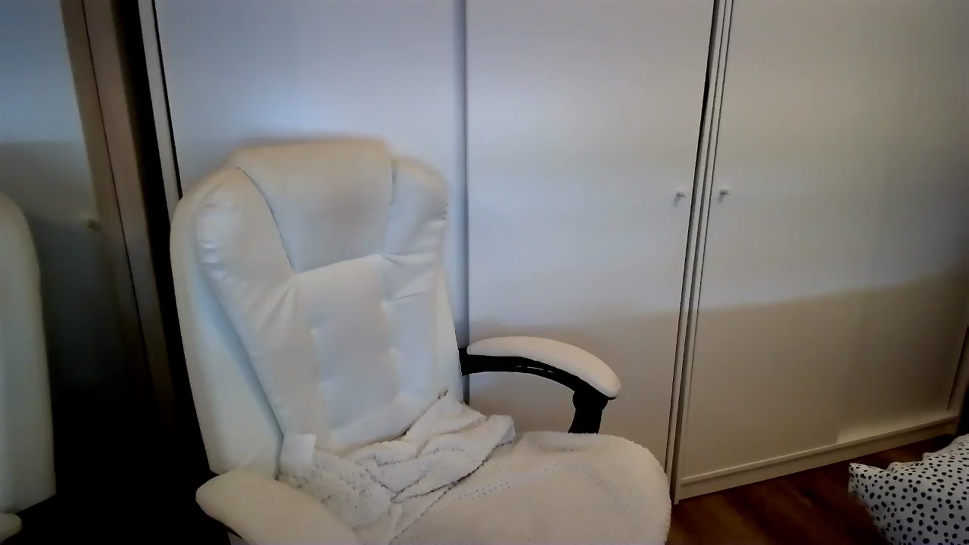 Gallery image thumbnail from BritHousewife's myfreecams stream on, 06/19/2024, 18:44 image 8 of 20