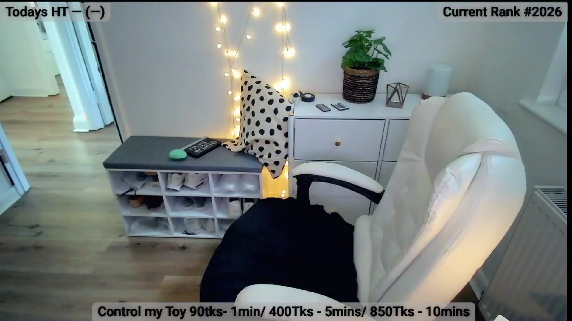 Gallery image thumbnail from BritHousewife's myfreecams stream on, 08/28/2024, 11:43 image 14 of 20