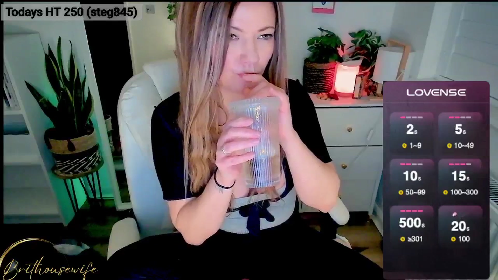 Gallery image thumbnail from BritHousewife's myfreecams stream on, 01/03/2025, 17:38 image 19 of 20