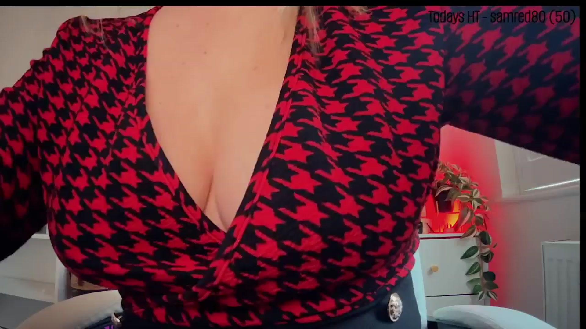 Gallery image thumbnail from BritHousewife's myfreecams stream on, 04/02/2025, 12:20 image 2 of 20
