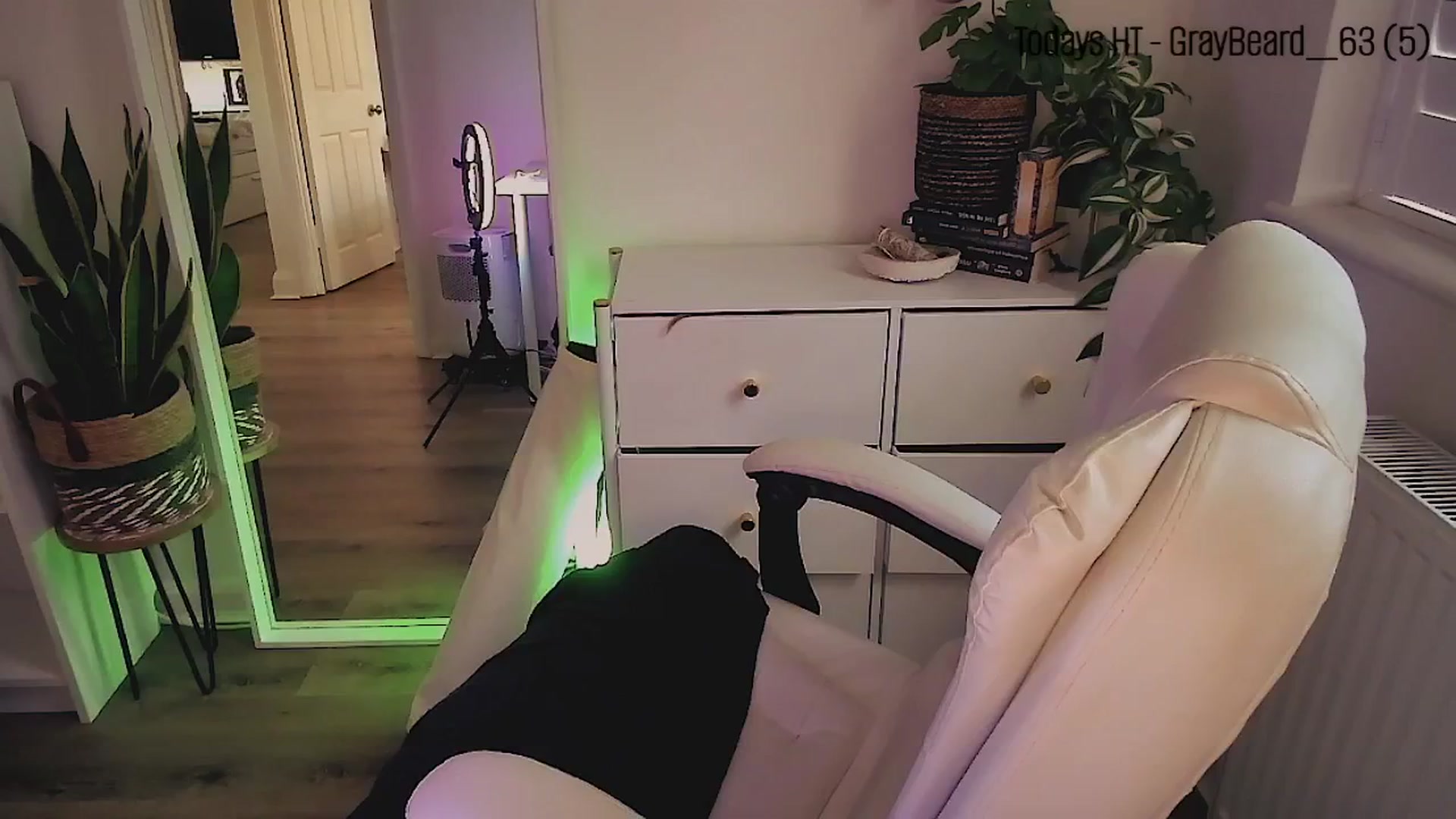 Gallery image thumbnail from BritHousewife's myfreecams stream on, 04/11/2025, 13:20 image 4 of 20