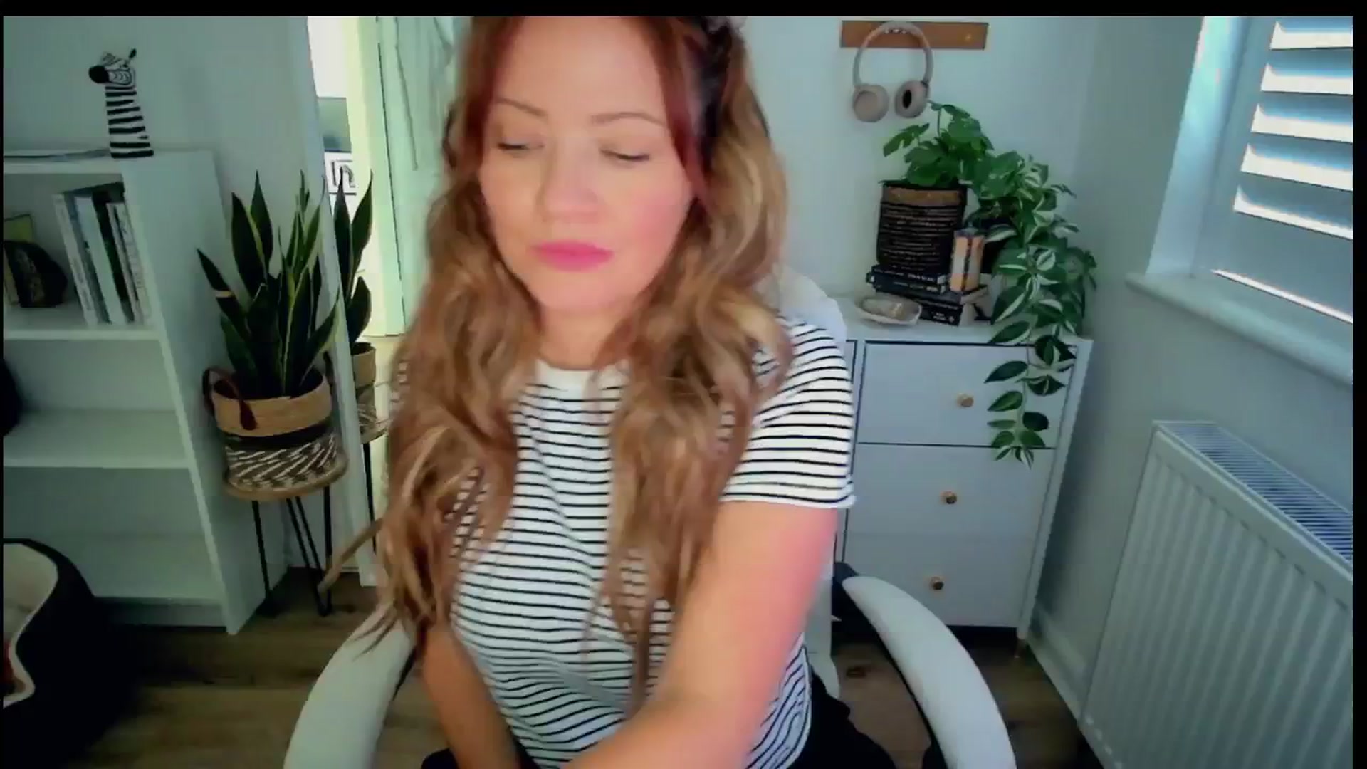 Gallery image thumbnail from BritHousewife's myfreecams stream on, 05/28/2025, 10:26 image 1 of 20