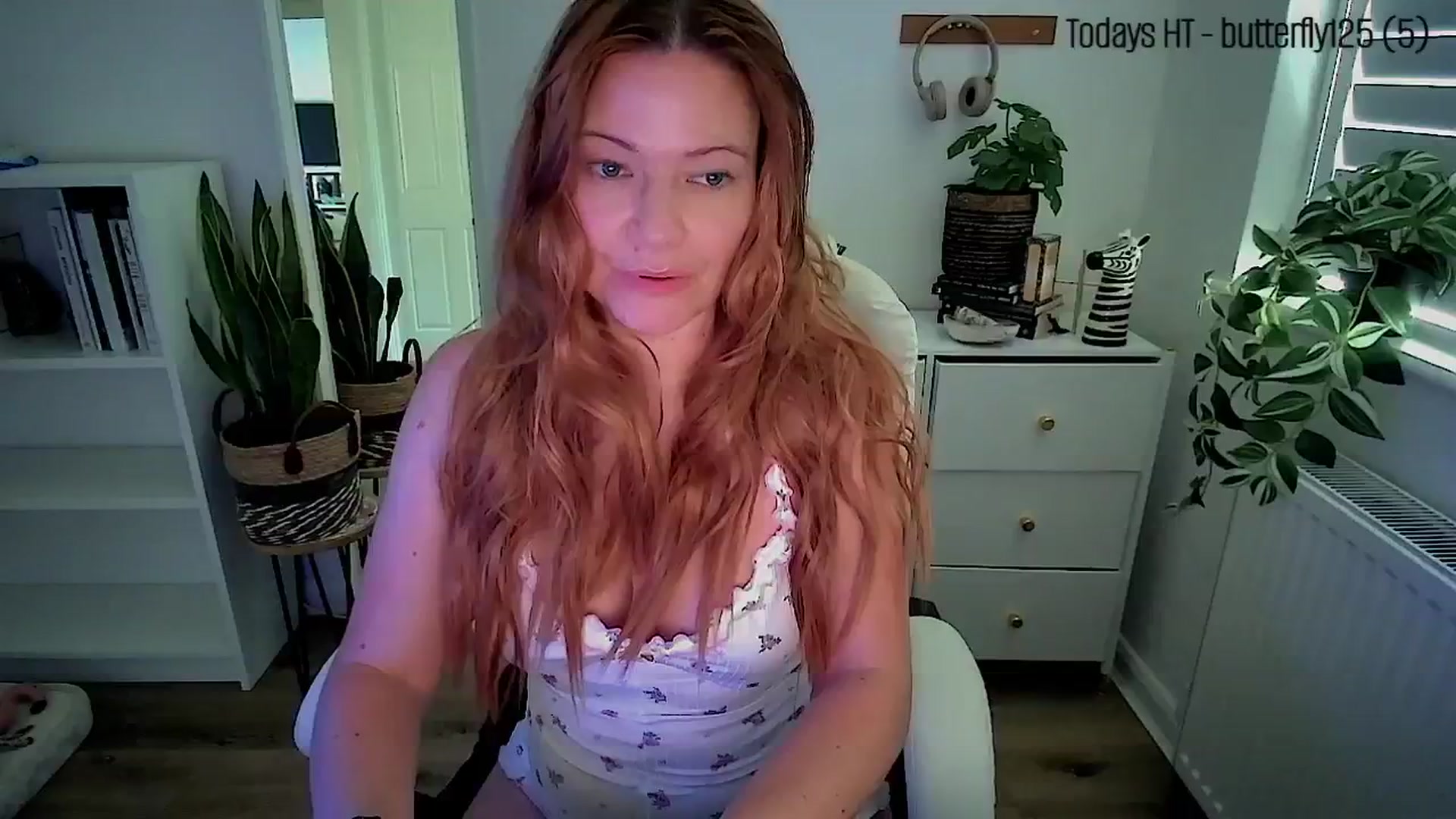 Gallery image thumbnail from BritHousewife's myfreecams stream on, 06/18/2025, 14:44 image 1 of 20