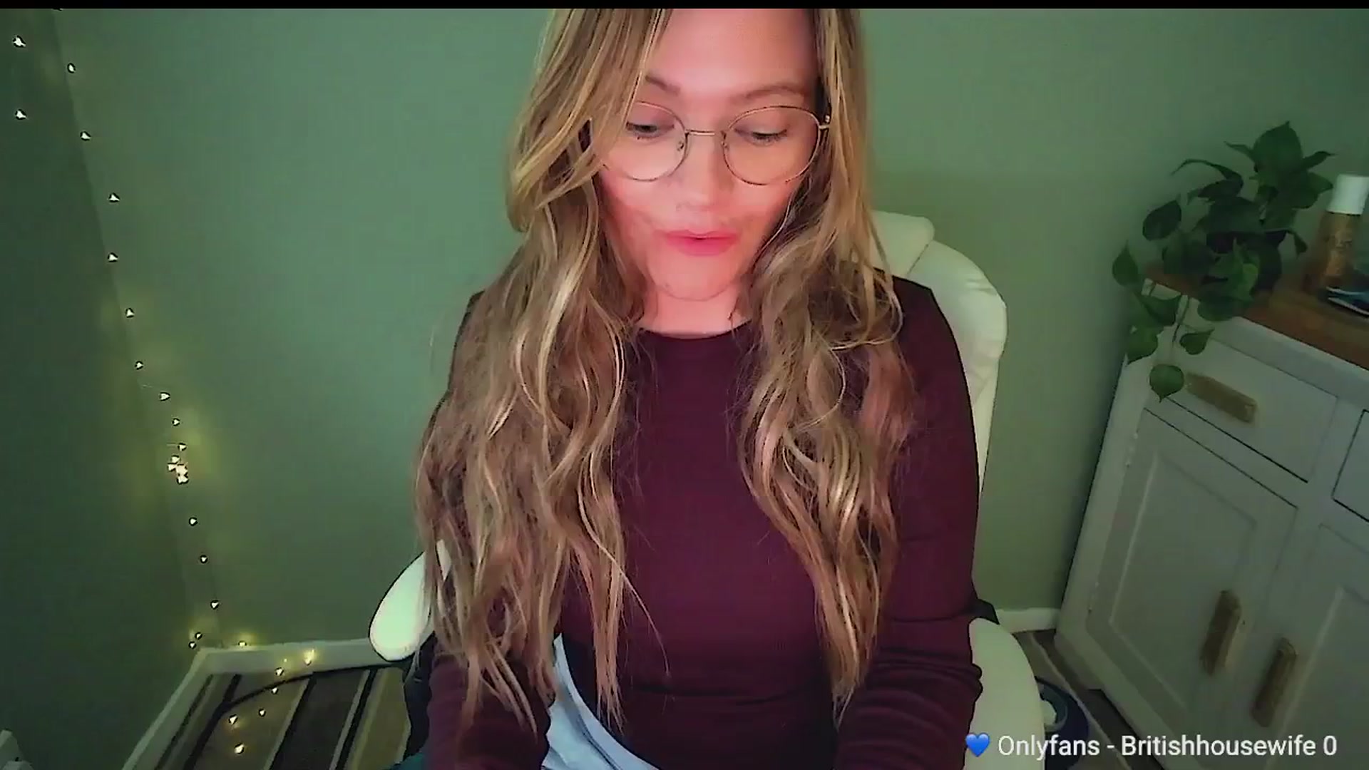 Gallery image thumbnail from BritHousewife's myfreecams stream on, 10/02/2025, 12:04 image 14 of 20