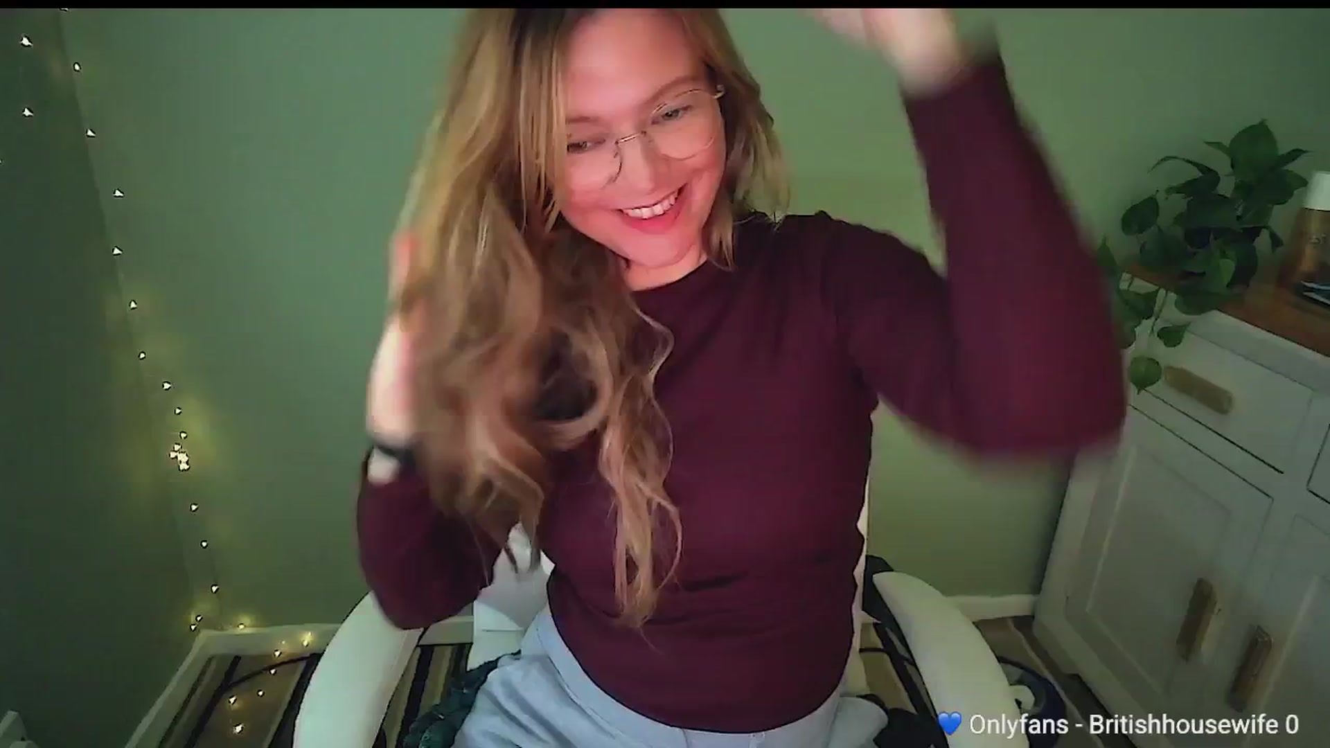Gallery image thumbnail from BritHousewife's myfreecams stream on, 10/02/2025, 12:04 image 8 of 20