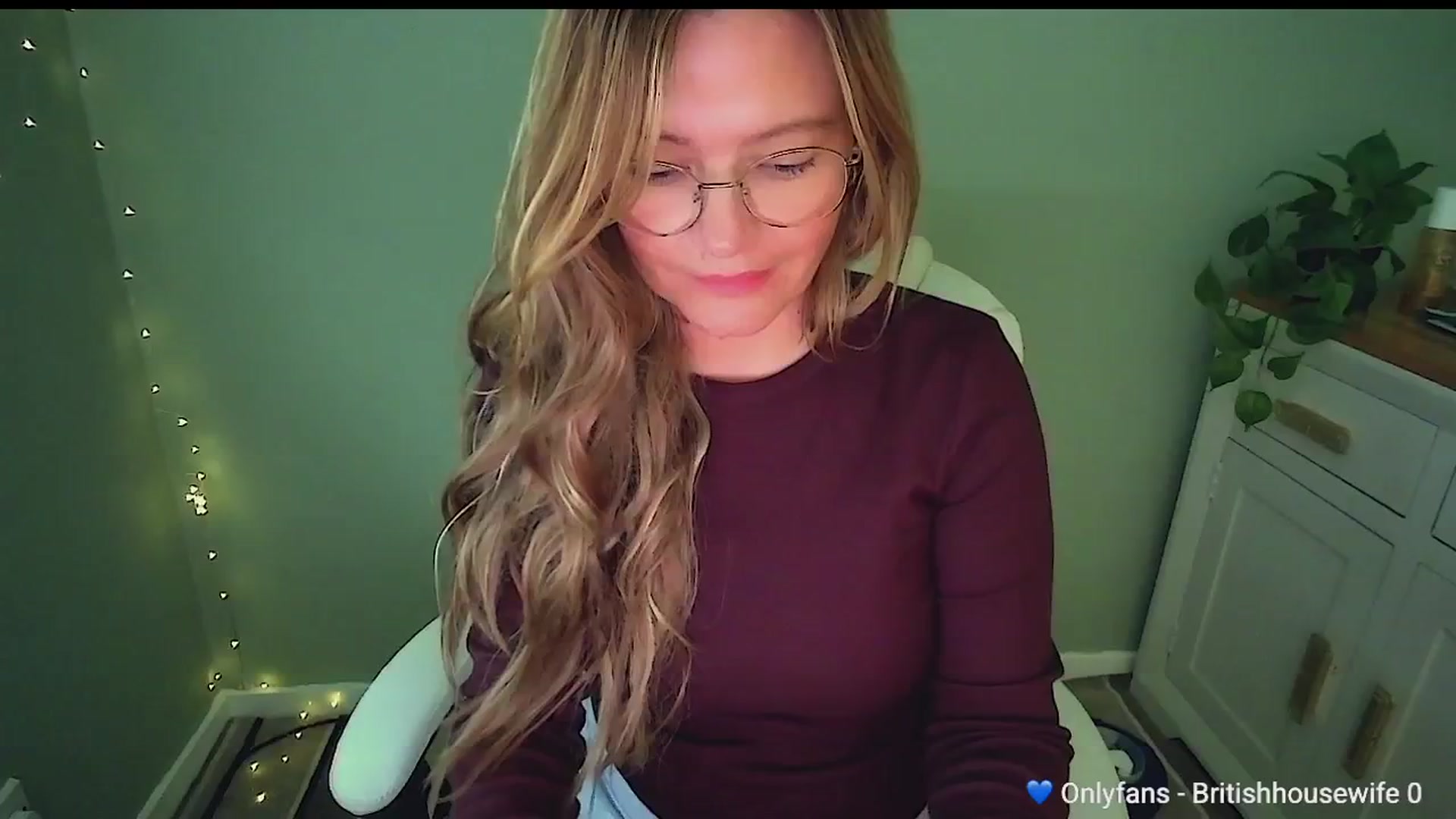 Gallery image thumbnail from BritHousewife's myfreecams stream on, 10/02/2025, 12:04 image 6 of 20