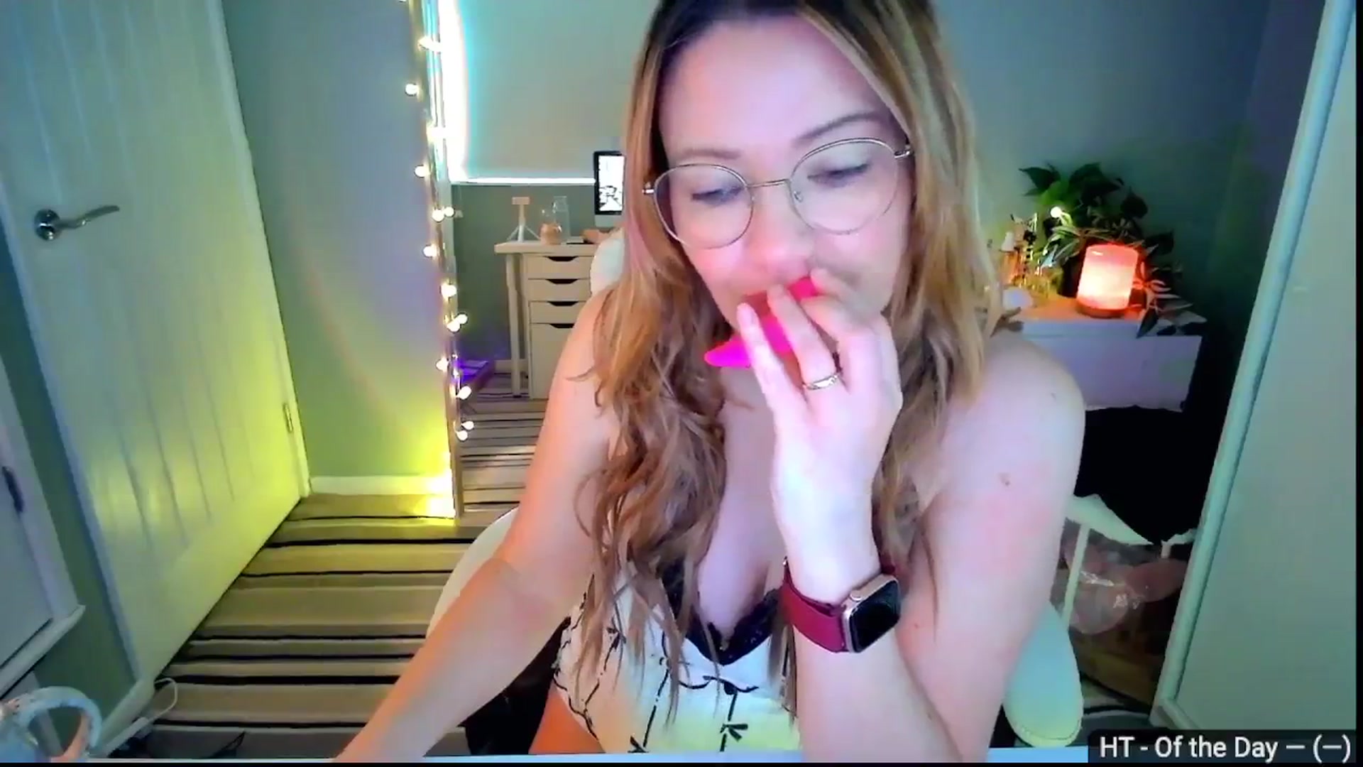Gallery image thumbnail from BritHousewife's myfreecams stream on, 04/10/2026, 11:02 image 6 of 20