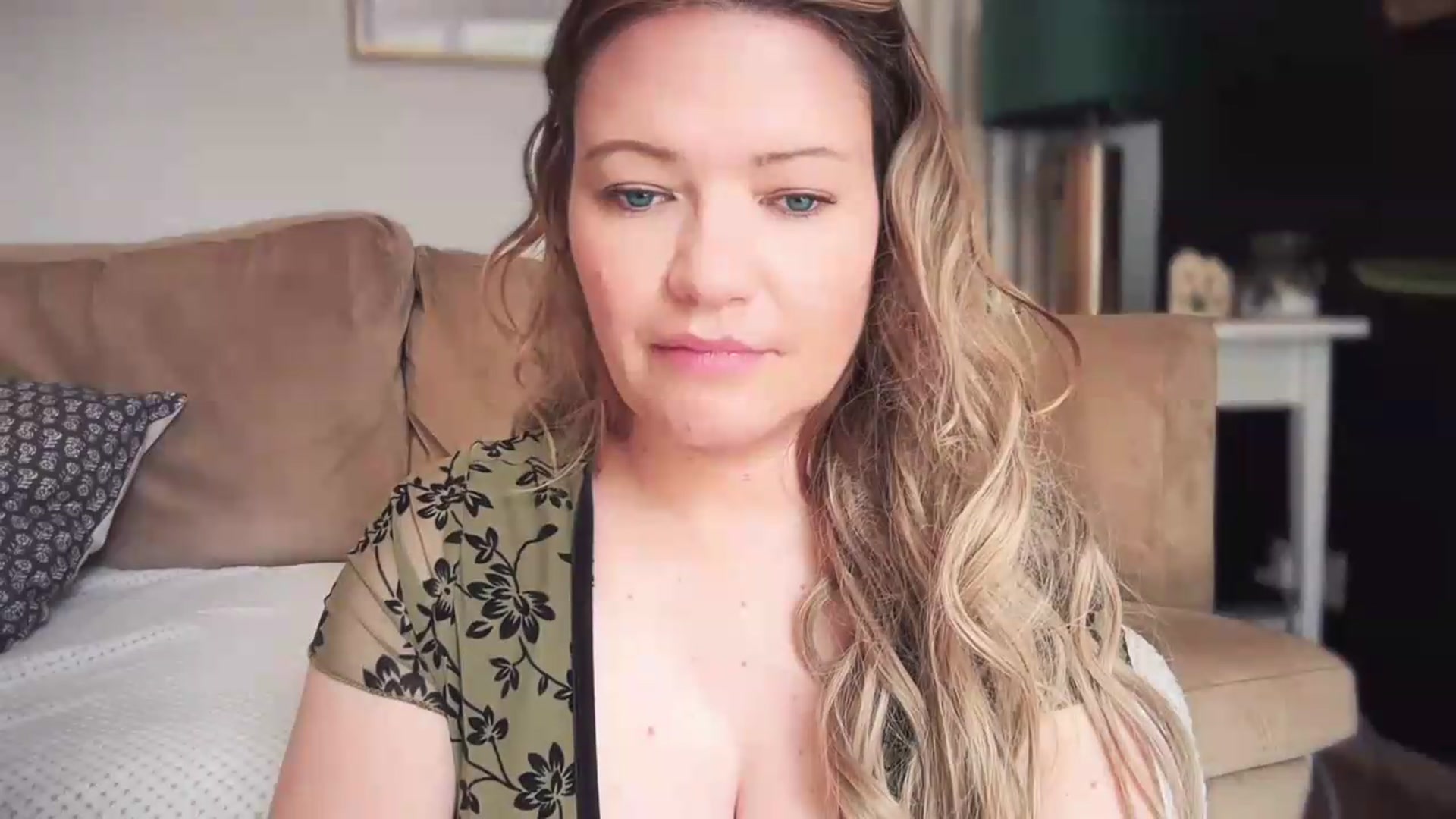 Gallery image thumbnail from BritHousewife's myfreecams stream on, 05/19/2026, 09:19 image 15 of 20