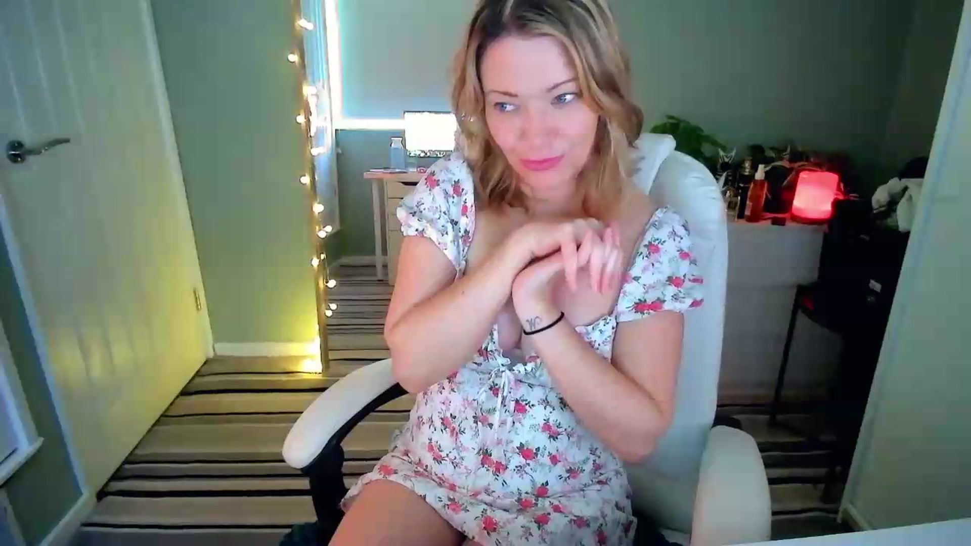 Gallery image thumbnail from BritHousewife's myfreecams stream on, 07/07/2026, 10:34 image 2 of 20