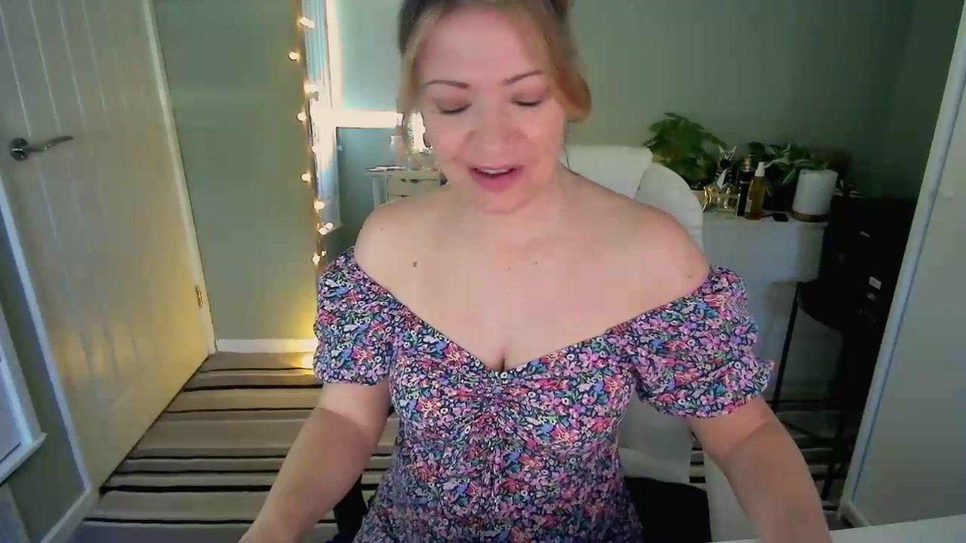 Gallery image thumbnail from BritHousewife's myfreecams stream on, 07/08/2026, 10:31 image 2 of 20