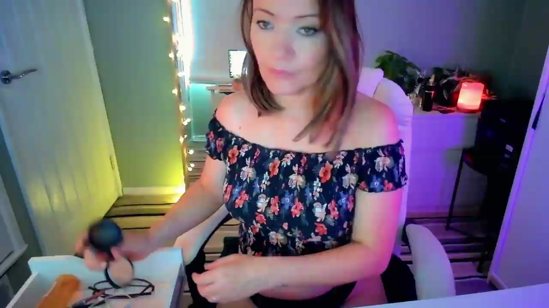 Gallery image thumbnail from BritHousewife's myfreecams stream on, 07/15/2026, 12:09 image 1 of 20