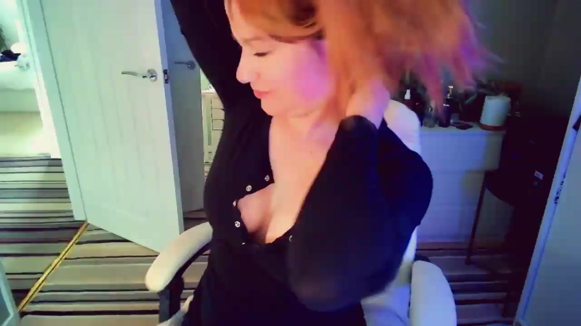 Gallery image thumbnail from BritHousewife's myfreecams stream on, 07/21/2026, 14:51 image 16 of 20