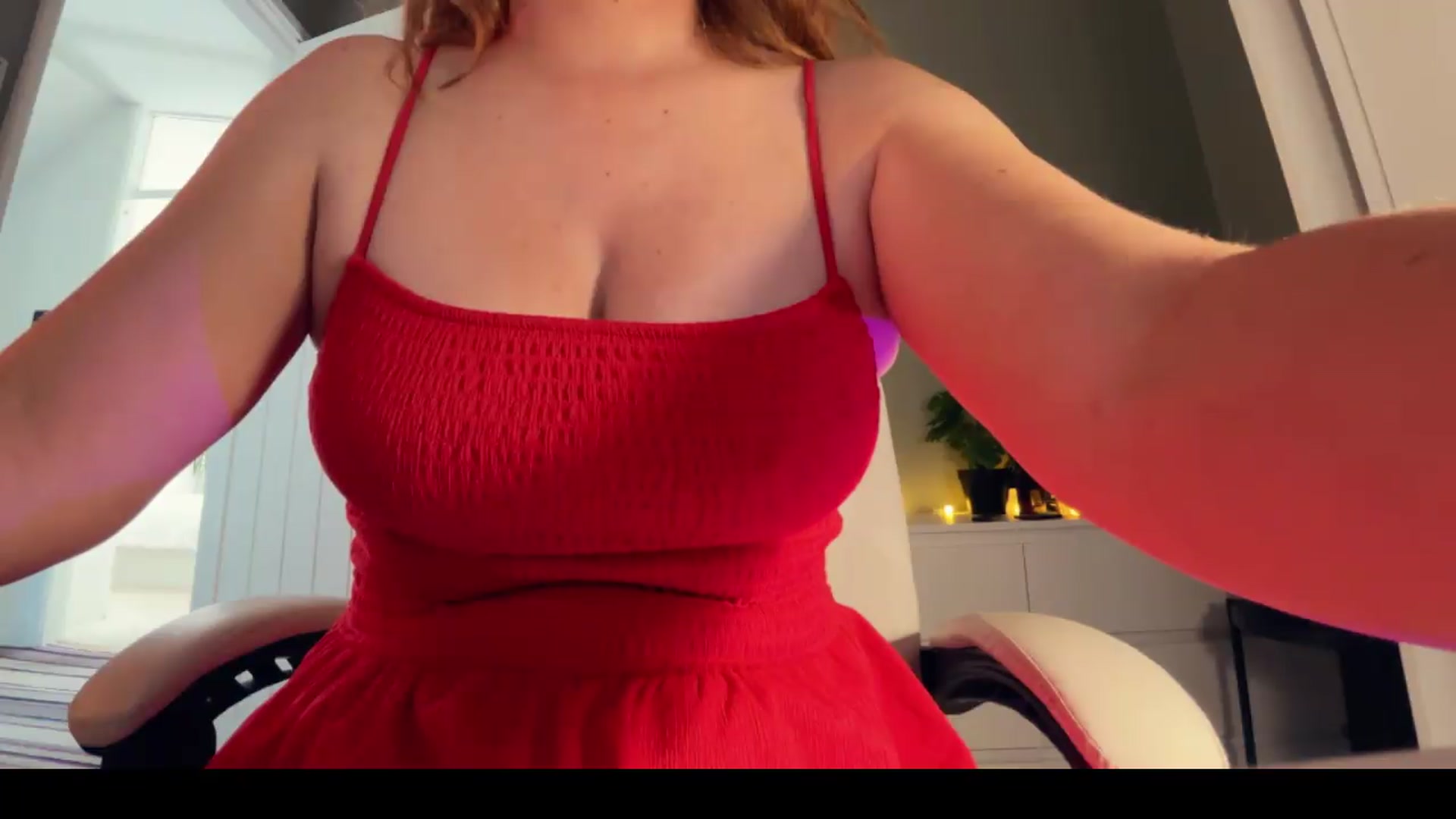 Gallery image thumbnail from BritHousewife's myfreecams stream on, 08/25/2026, 12:04 image 17 of 20