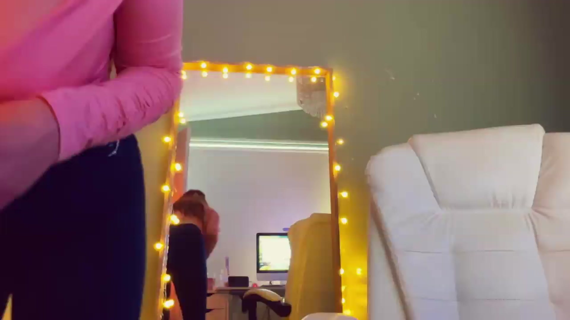 Gallery image thumbnail from BritHousewife's myfreecams stream on, 09/02/2026, 13:32 image 8 of 20