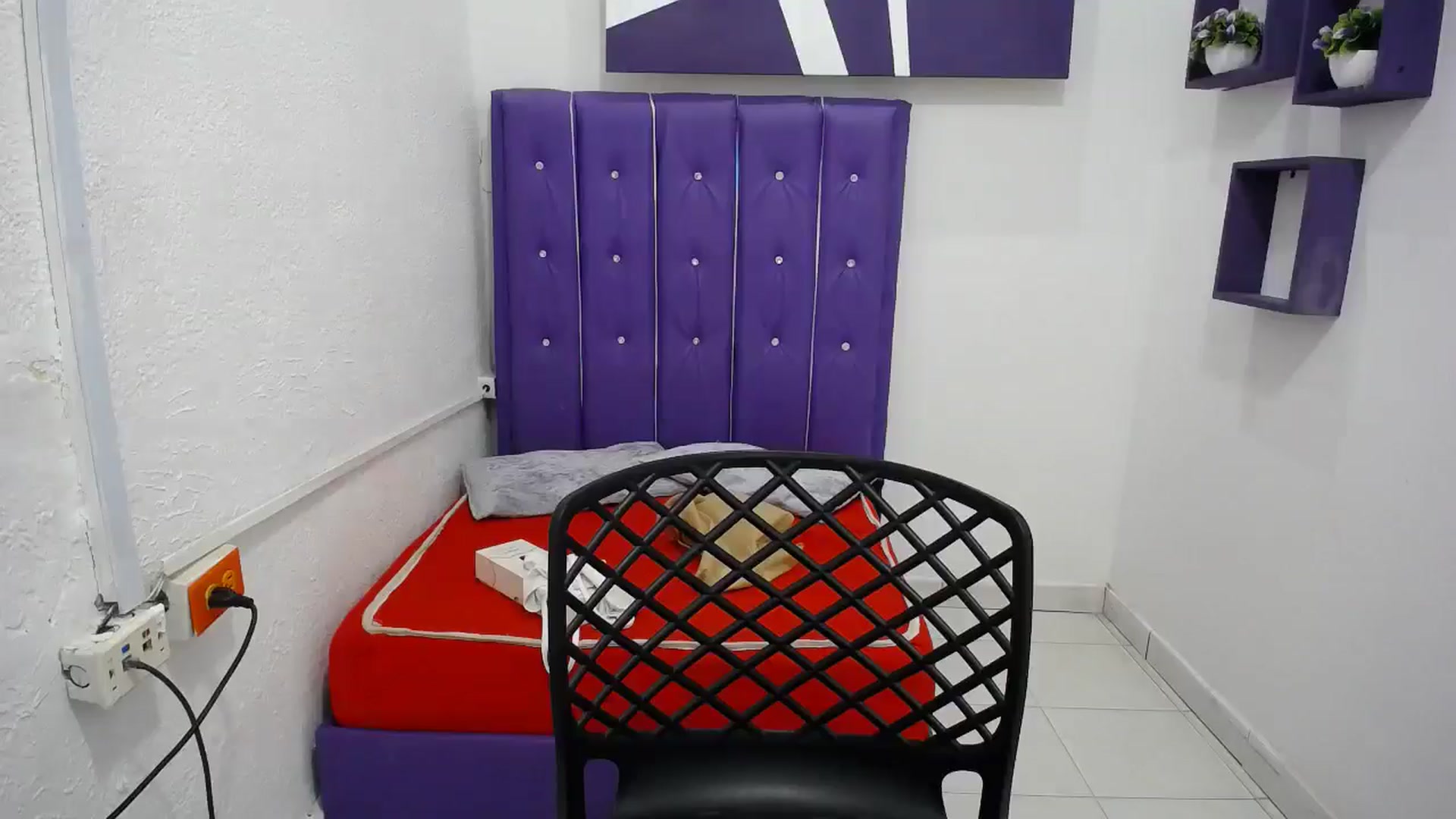 Gallery image thumbnail from Britany29's myfreecams stream on, 04/21/2025, 10:55 image 15 of 20