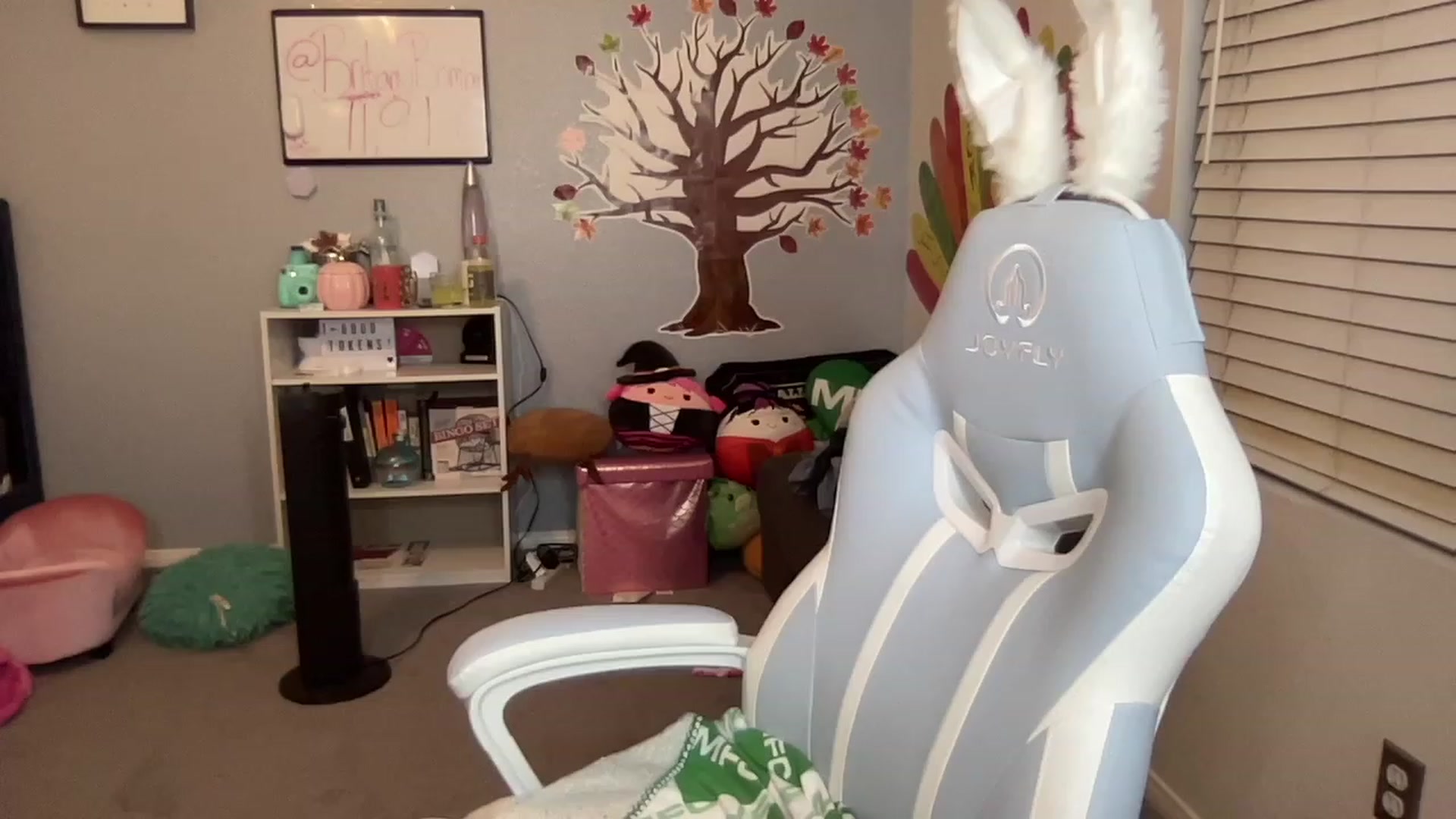 Gallery image thumbnail from BritanyBomber's myfreecams stream on, 11/27/2022, 09:02 image 4 of 20
