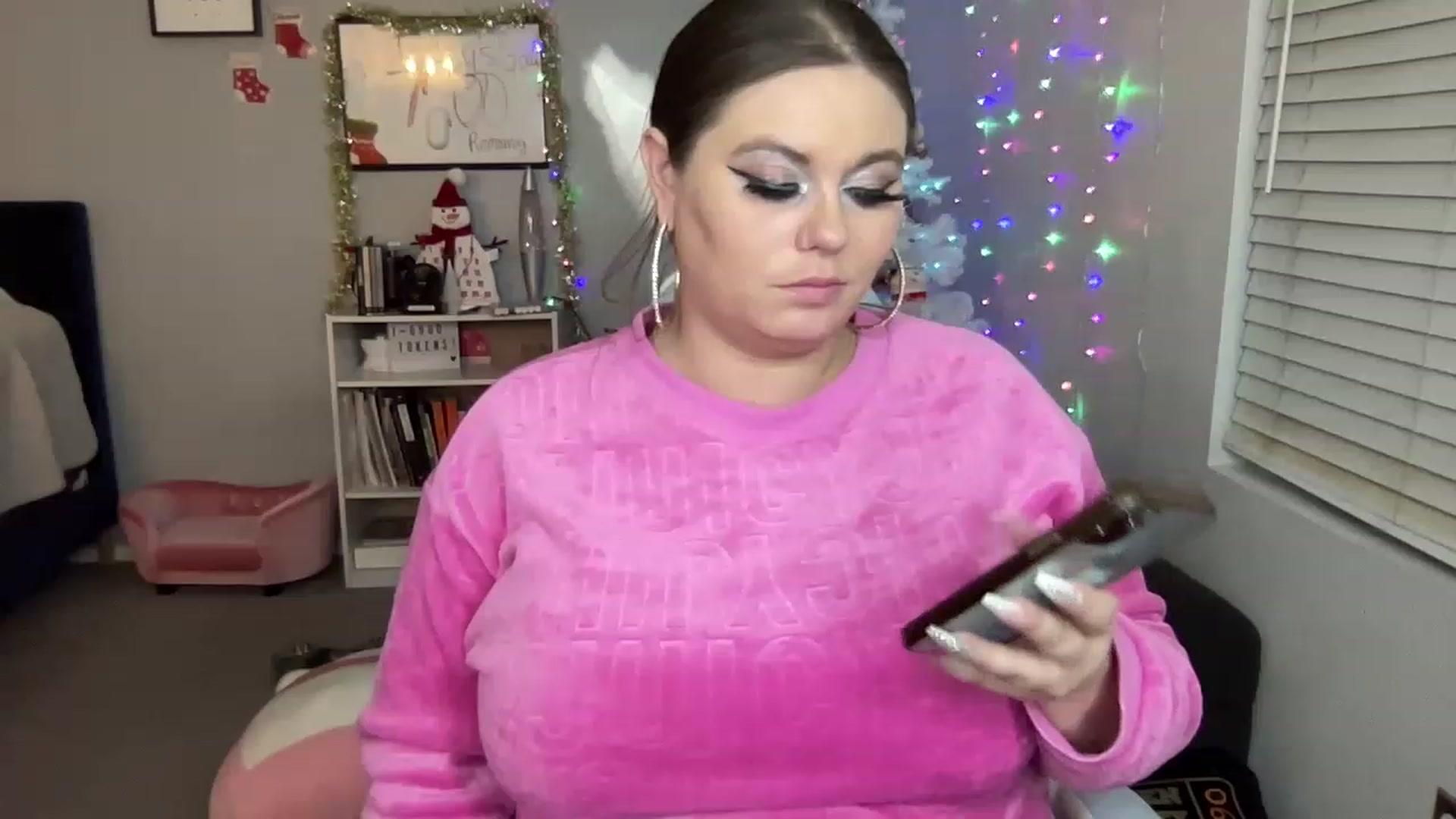 Gallery image thumbnail from BritanyBomber's myfreecams stream on, 12/10/2022, 10:02 image 14 of 20