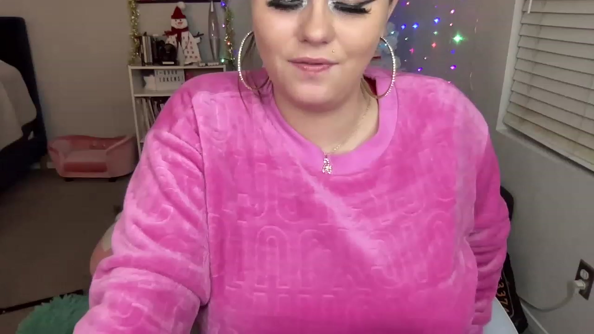 Gallery image thumbnail from BritanyBomber's myfreecams stream on, 12/10/2022, 10:02 image 17 of 20