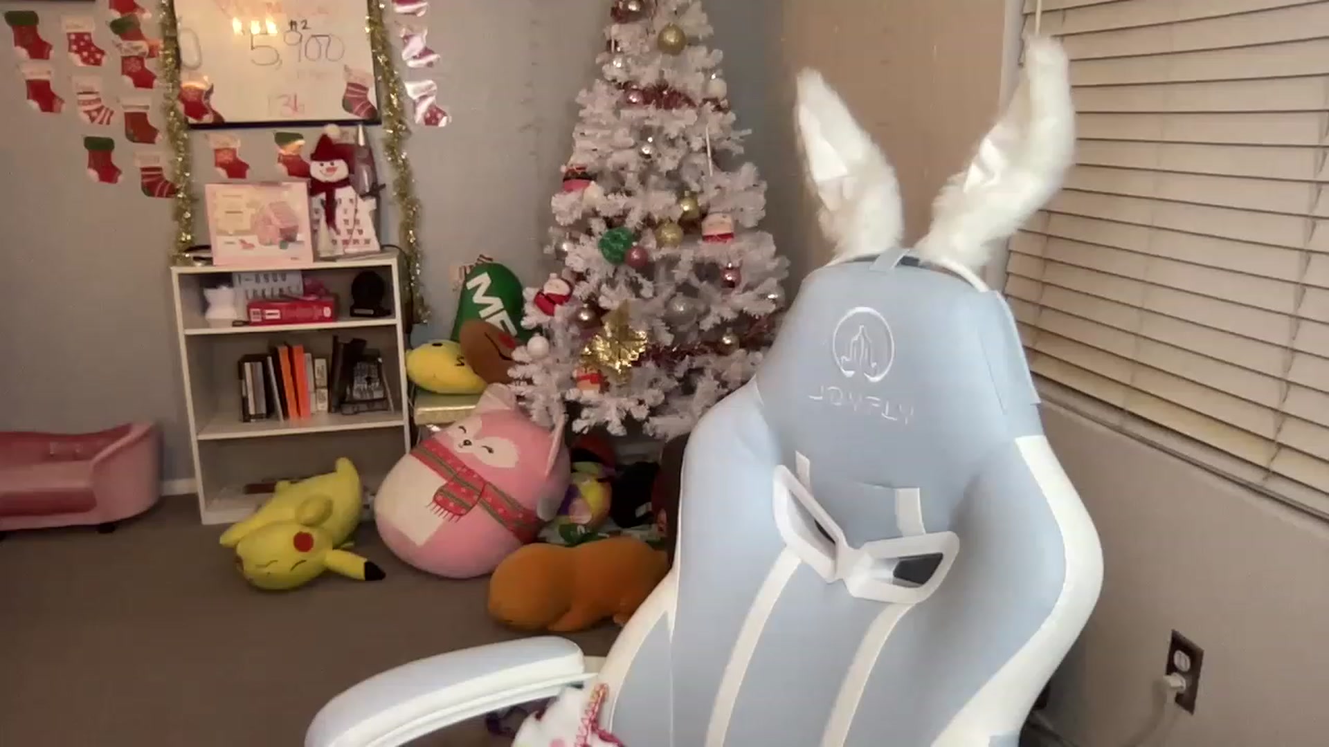 Gallery image thumbnail from BritanyBomber's myfreecams stream on, 12/26/2022, 10:04 image 16 of 20