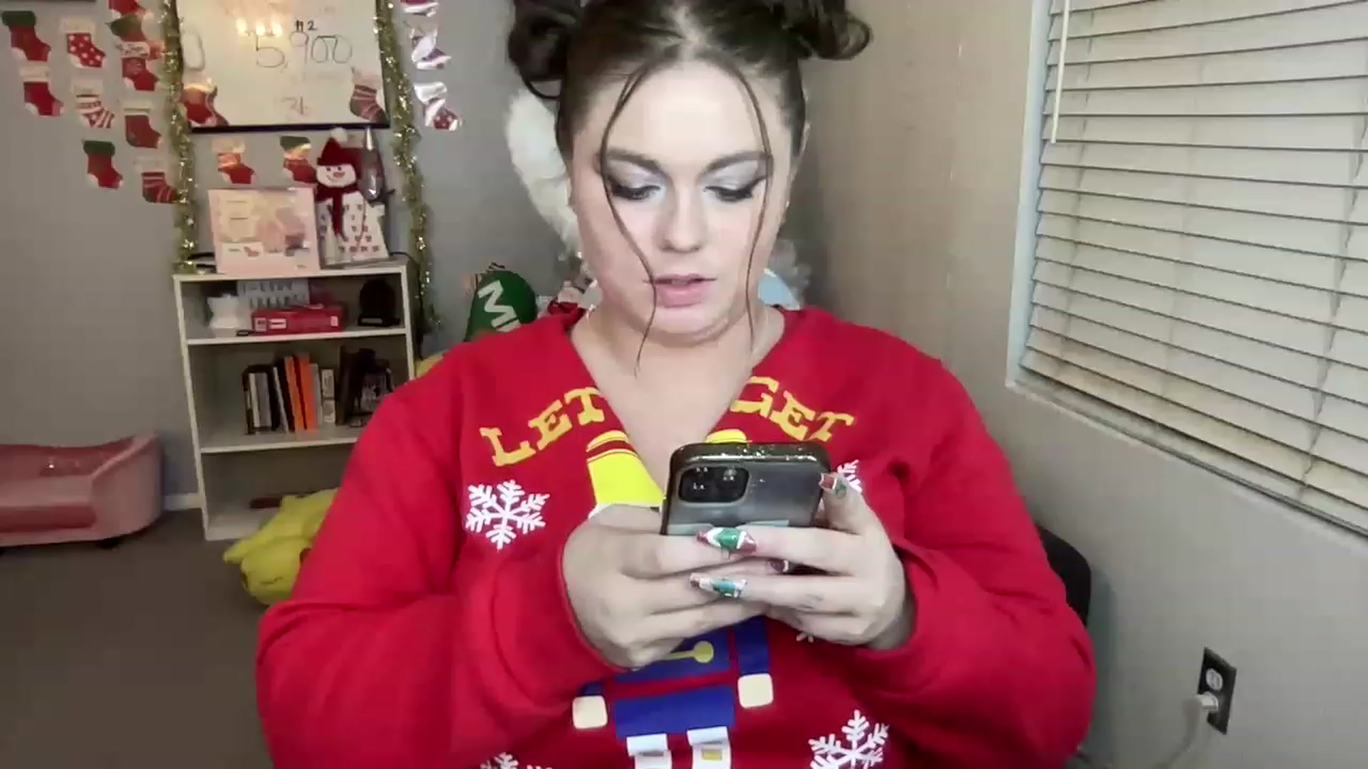 Gallery image thumbnail from BritanyBomber's myfreecams stream on, 12/26/2022, 10:04 image 7 of 20